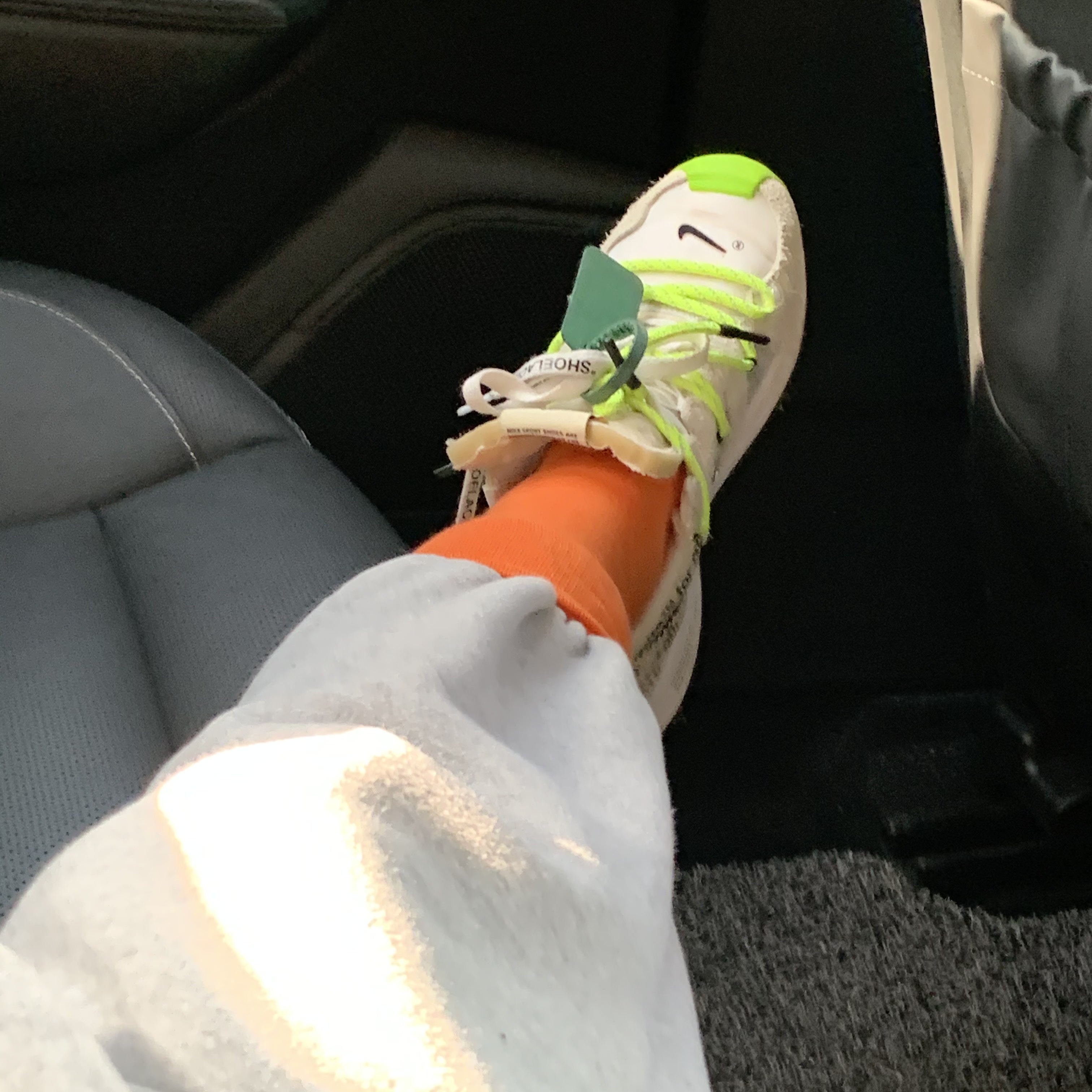 (W) Nike x Off-White Zoom Terra Kiger 5 White 착용 스타일