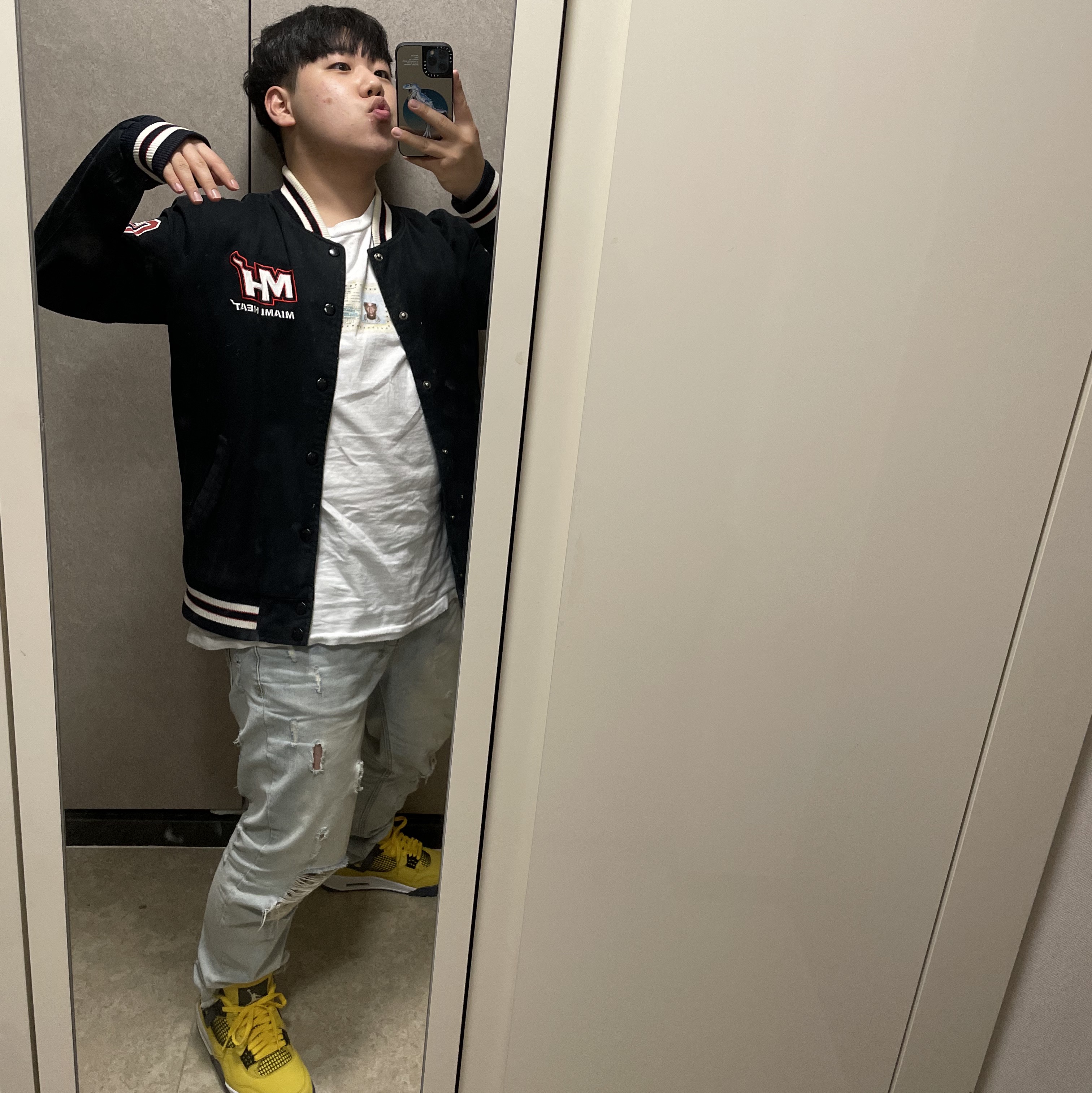 Jordan 4 Retro Tour Yellow 착용 스타일 - 1