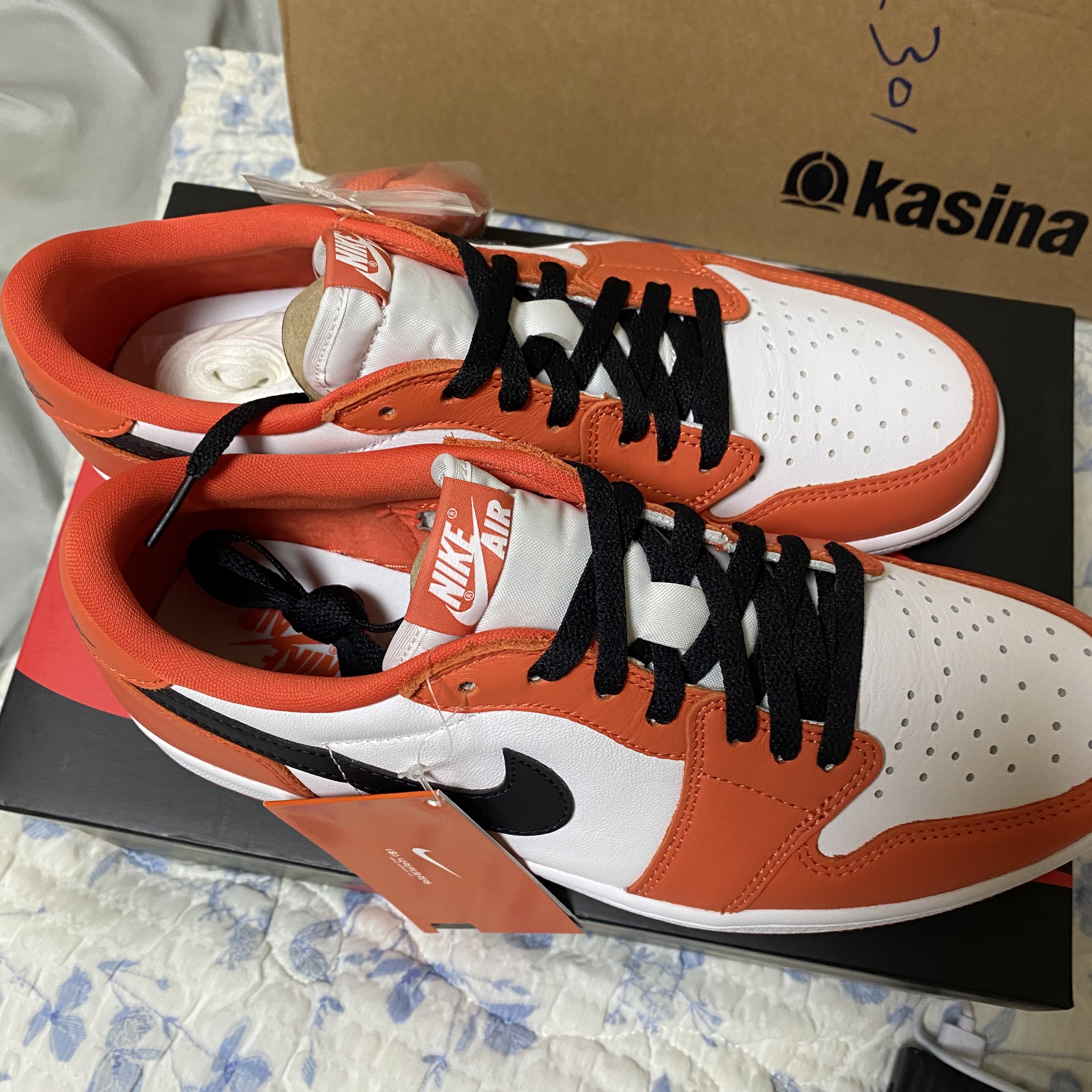 Jordan 1 Low OG Starfish 착용 스타일 - 1