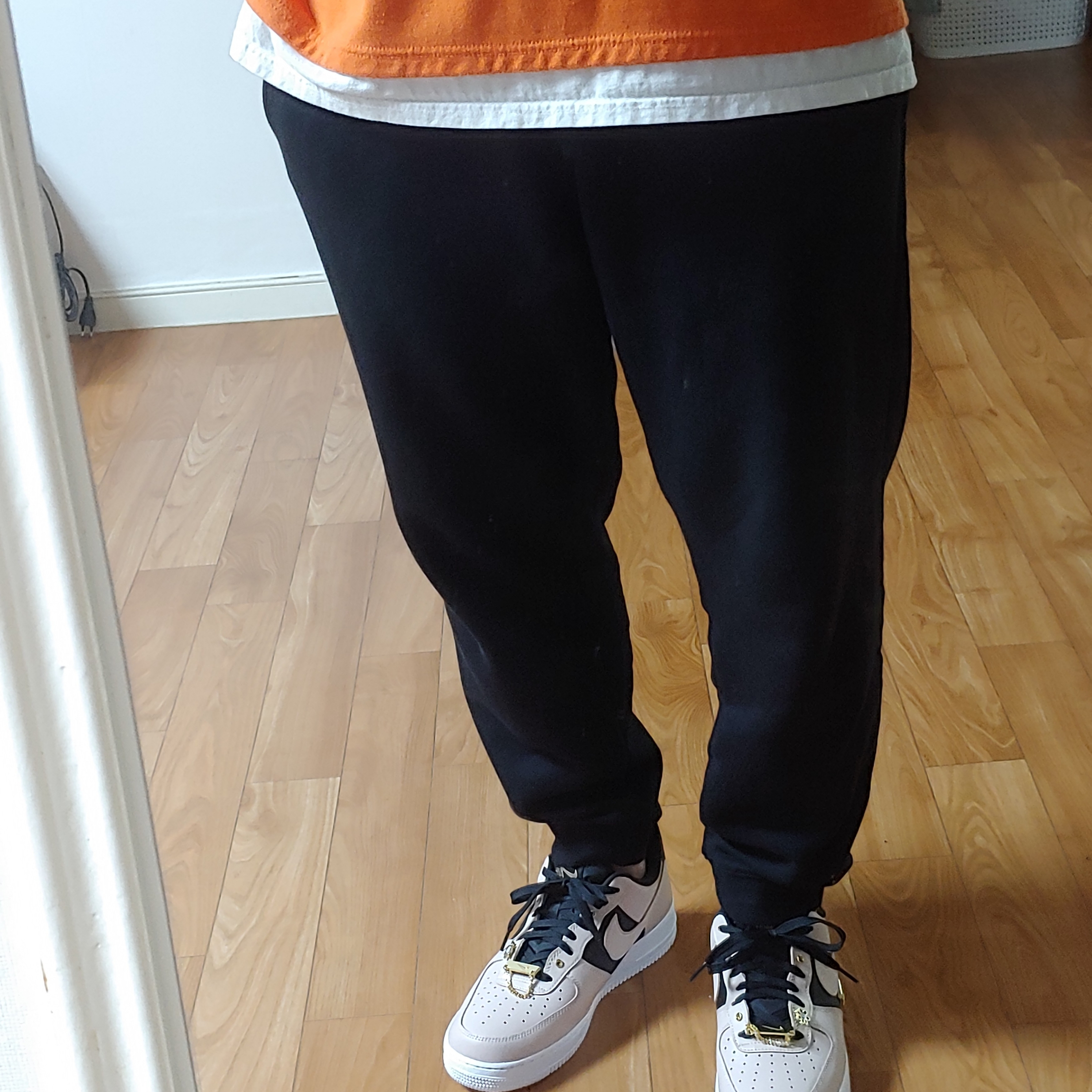 Nike Air Force 1 '07 PRM Touch Of Gold 착용 스타일 - 3
