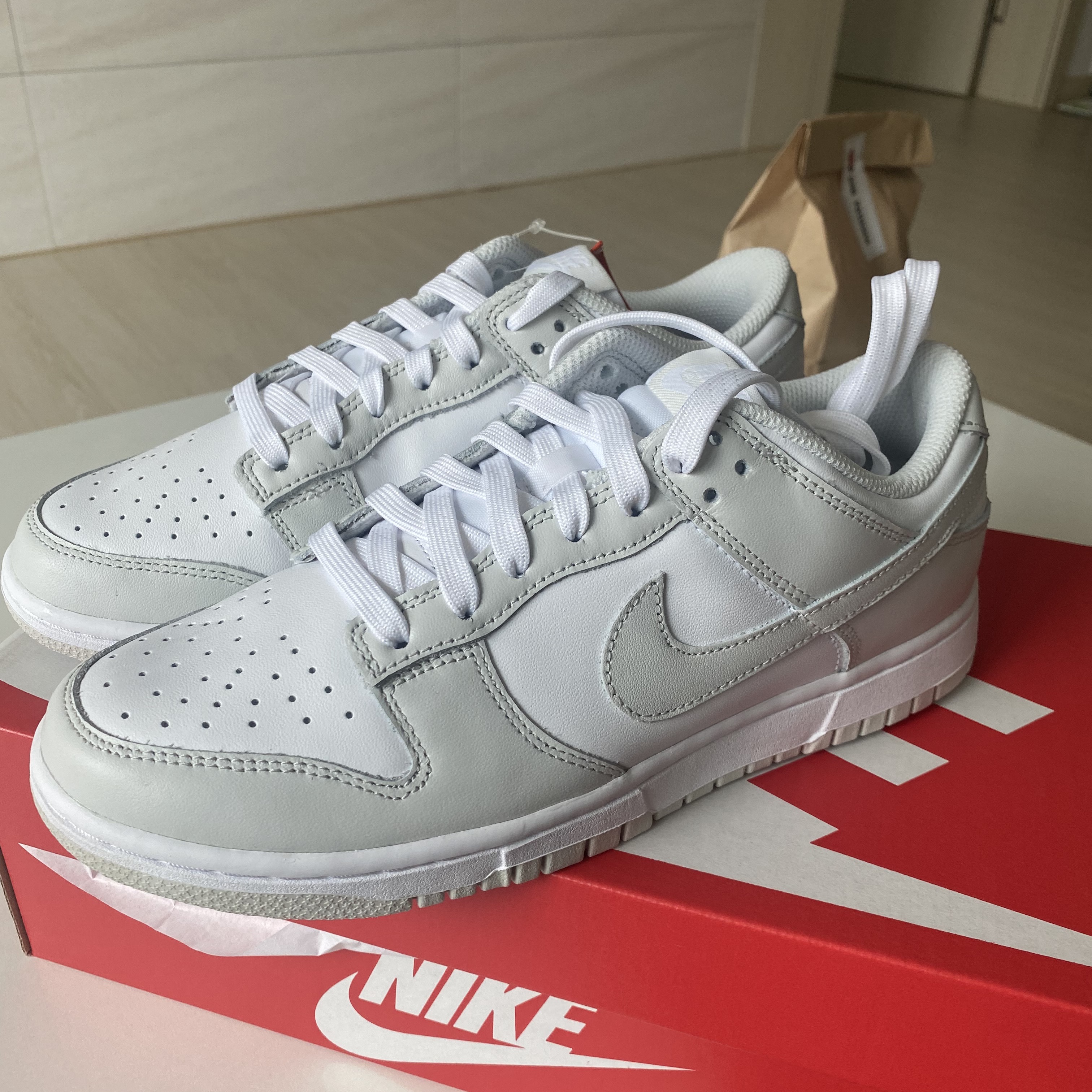 Jordan 1 x Travis Scott x Fragment Retro Low OG SP Military Blue, Nike x Cactus Plant Flea Market Long Sleeve Polo Natural - US/EU 착용 스타일 - 2
