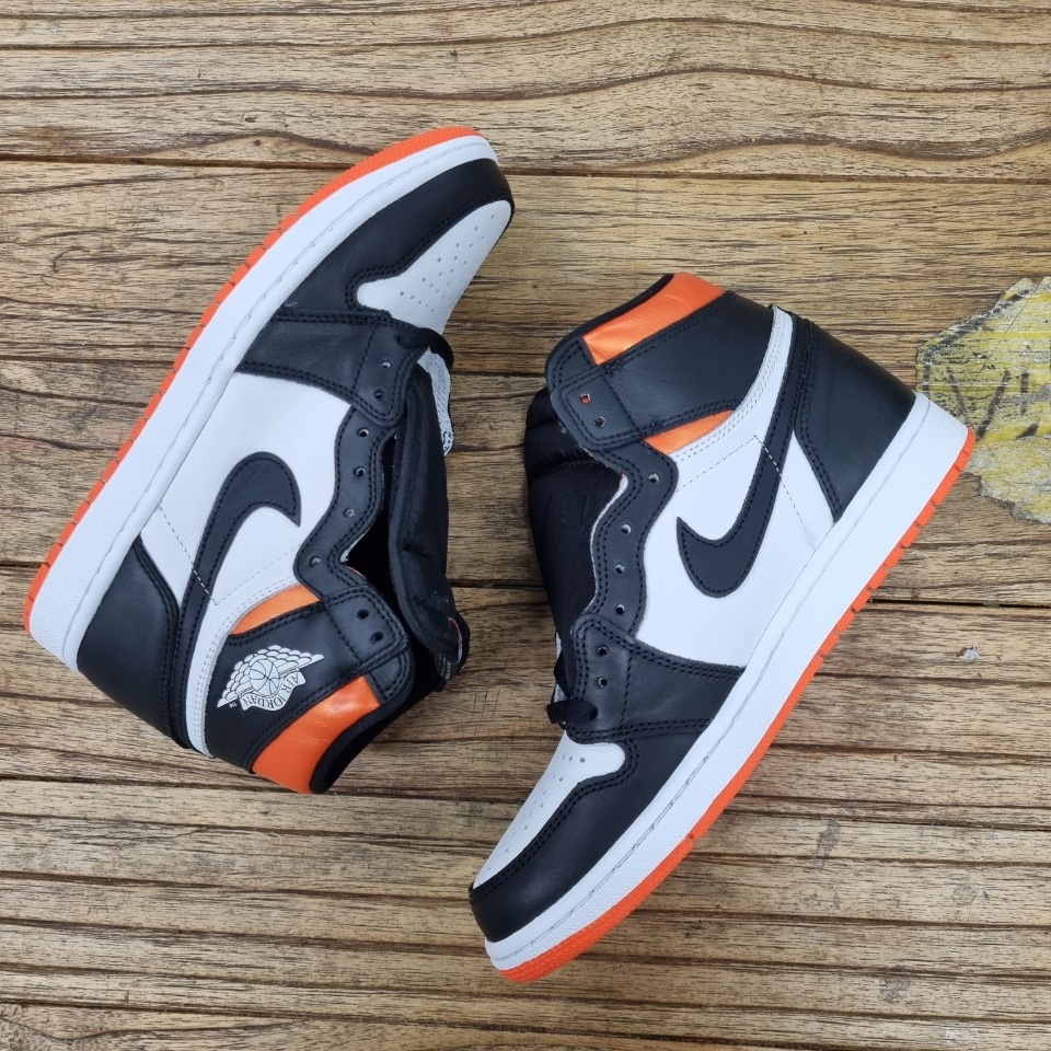 Jordan 1 Retro High OG Electro Orange 착용 스타일 - 1