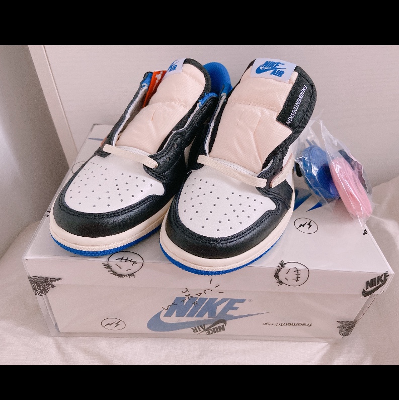Jordan 1 x Travis Scott x Fragment Retro Low OG SP Military Blue 착용 스타일 - 2