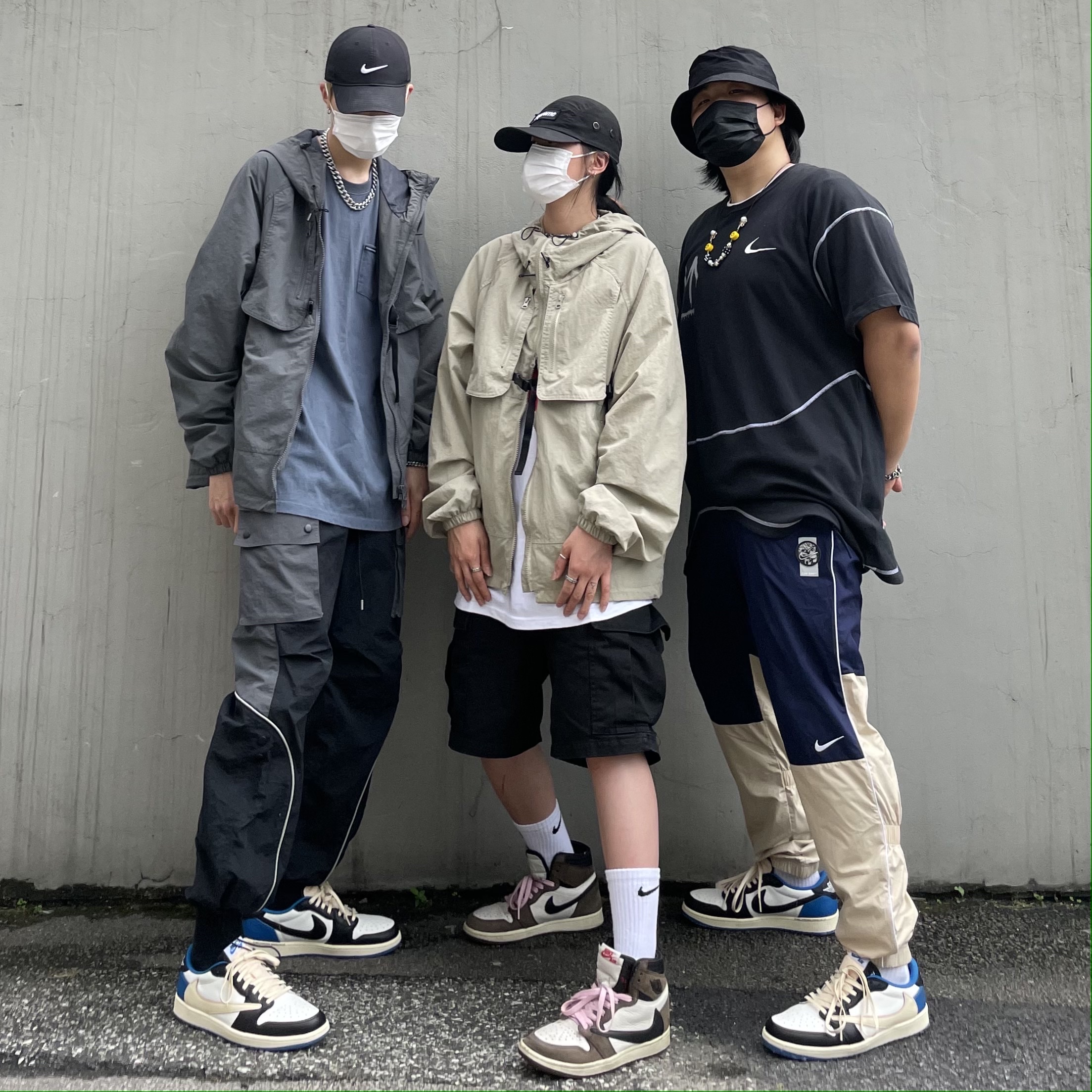 Jordan 1 x Travis Scott x Fragment Retro Low OG SP Military Blue, Jordan 1 x Travis Scott Retro High OG SP Mocha 착용 스타일