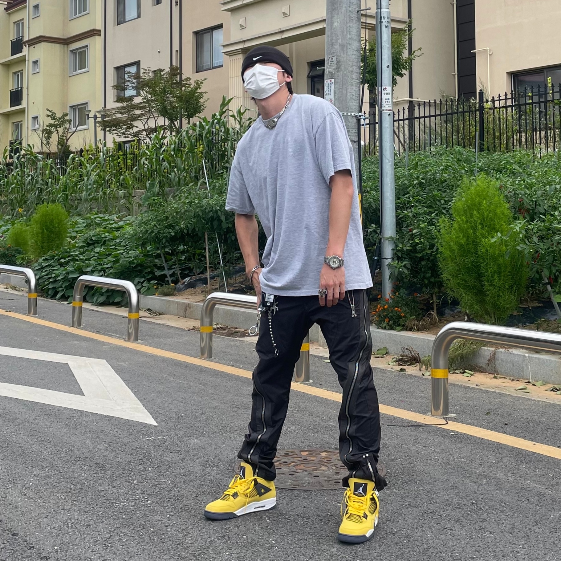 Jordan 4 Retro Tour Yellow 착용 스타일