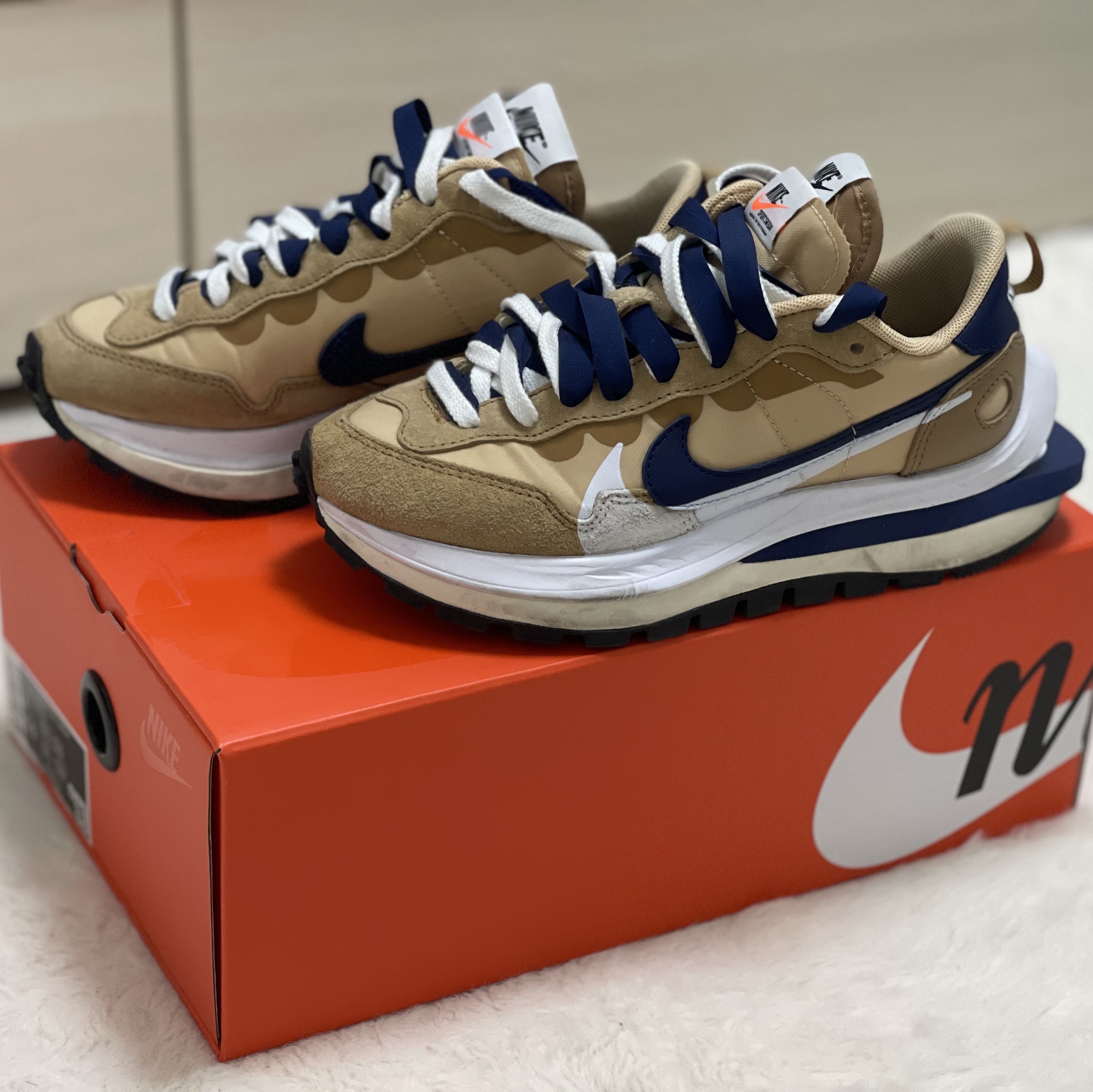 Nike x Sacai VaporWaffle Sesame and Blue Void 착용 스타일 - 1