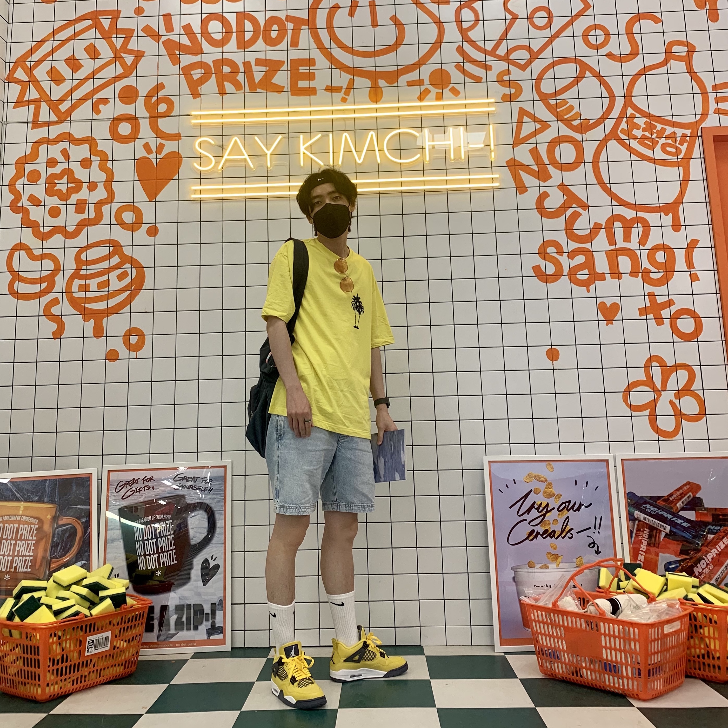 Jordan 4 Retro Tour Yellow 착용 스타일