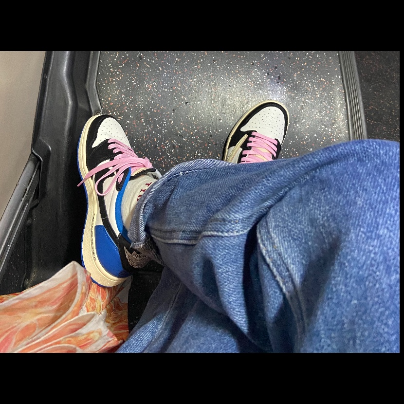 Jordan 1 x Travis Scott x Fragment Retro Low OG SP Military Blue 착용 스타일 - 5