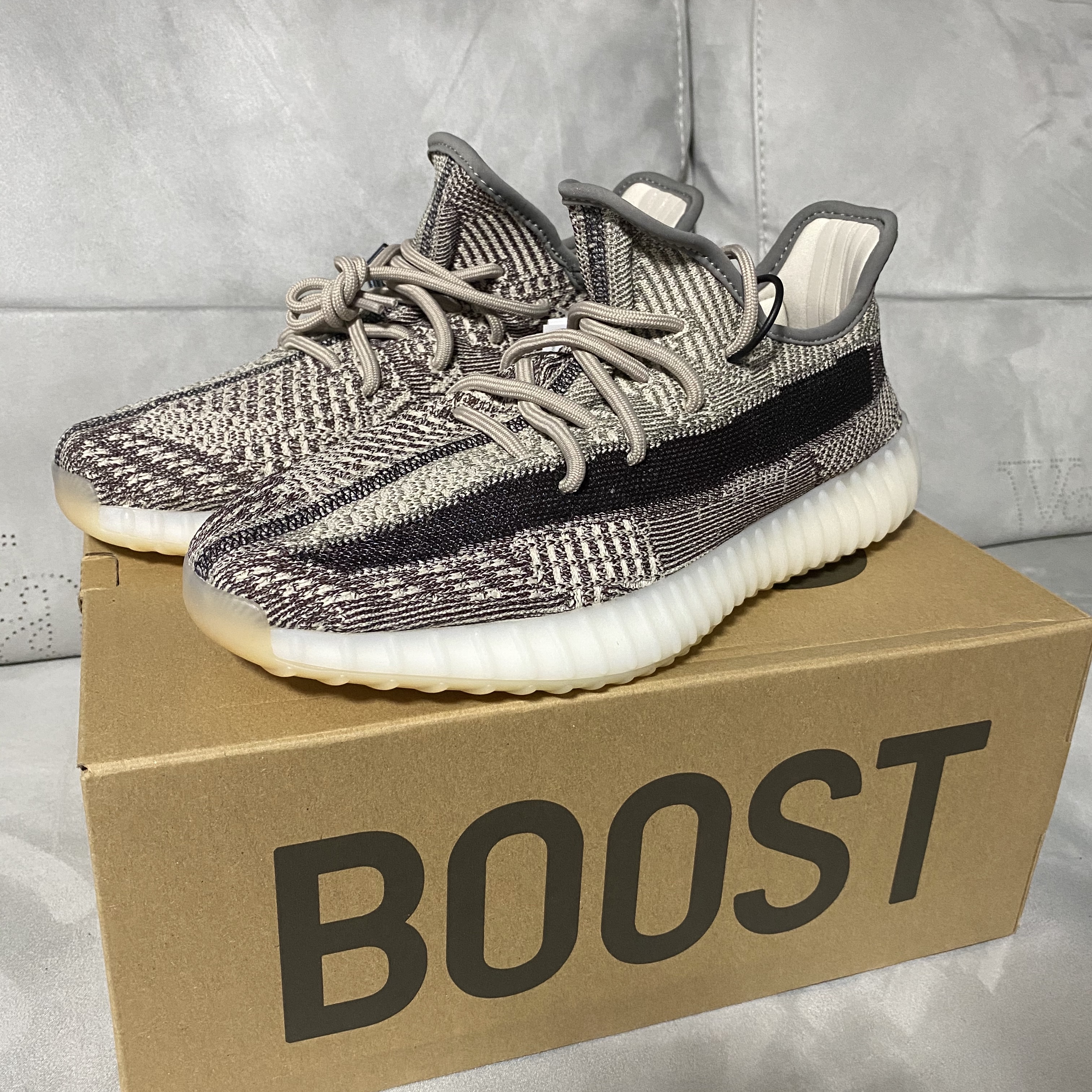 Adidas Yeezy Boost 350 V2 Zyon 착용 스타일 - 2