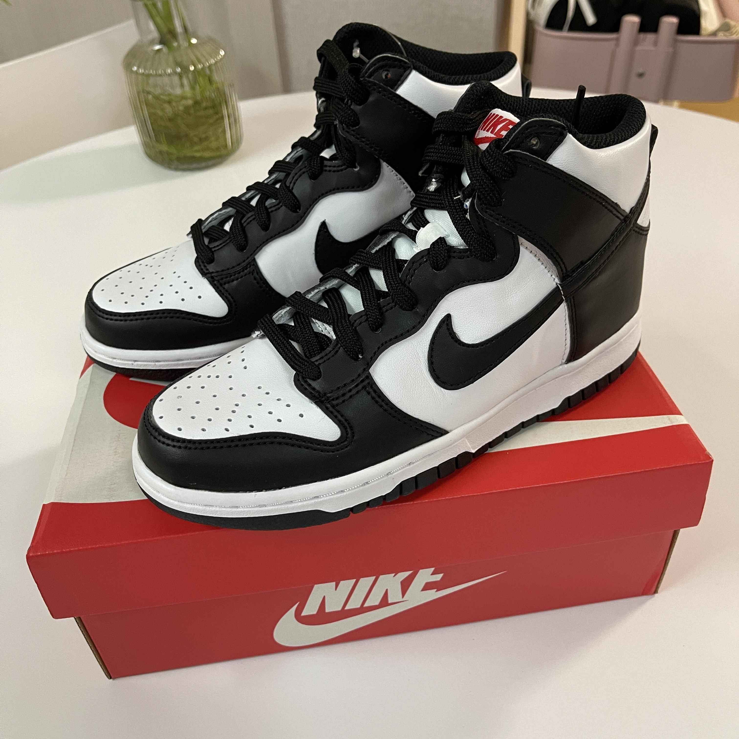 (GS) Nike Dunk High Black and White 착용 스타일 - 3