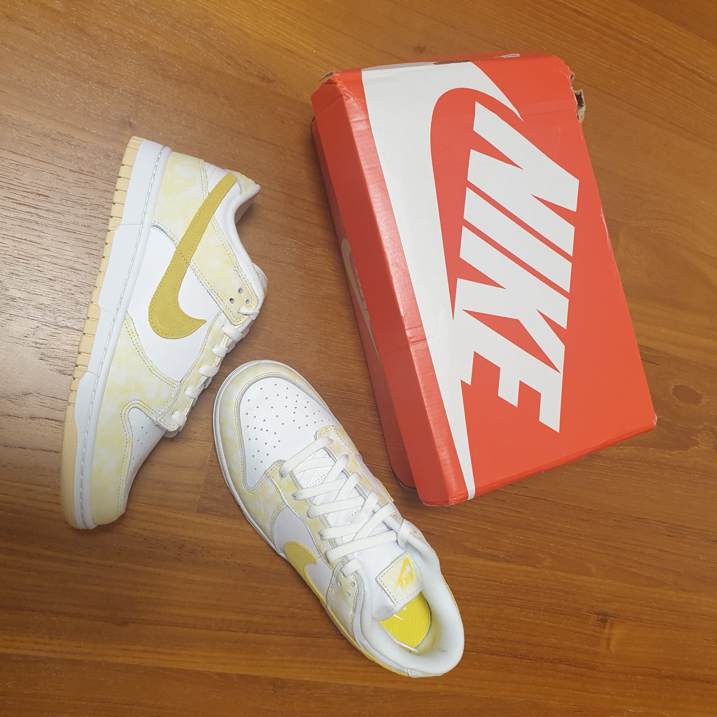 (W) Nike Dunk Low Yellow Strike 착용 스타일 - 2