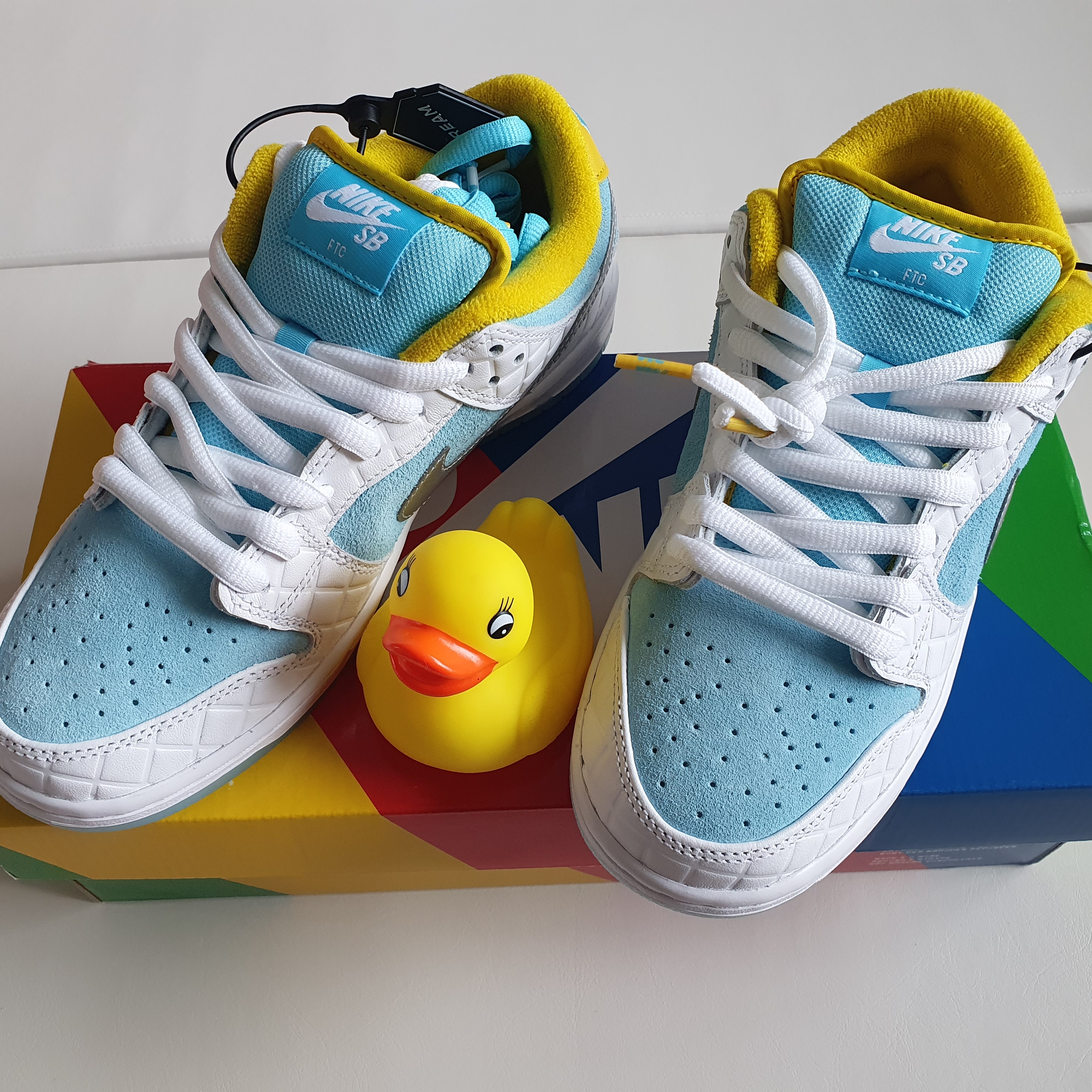 Nike x FTC SB Dunk Low Pro QS Lagoon Pulse 착용 스타일 - 3