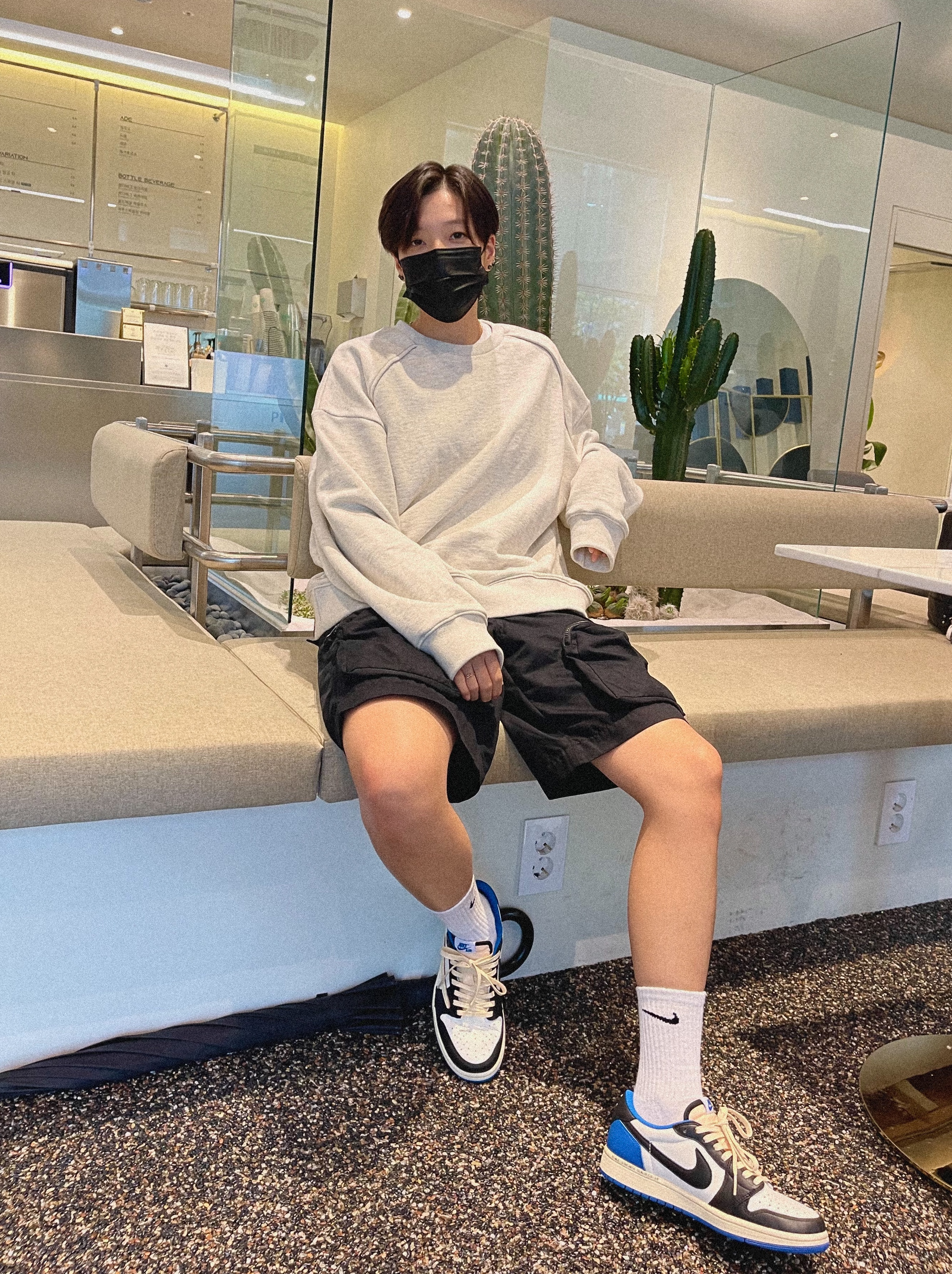 Jordan 1 x Travis Scott x Fragment Retro Low OG SP Military Blue 착용 스타일