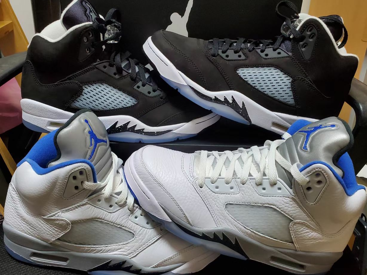 Jordan 5 Retro Moonlight, Jordan 5 Retro Stealth 2.0 착용 스타일