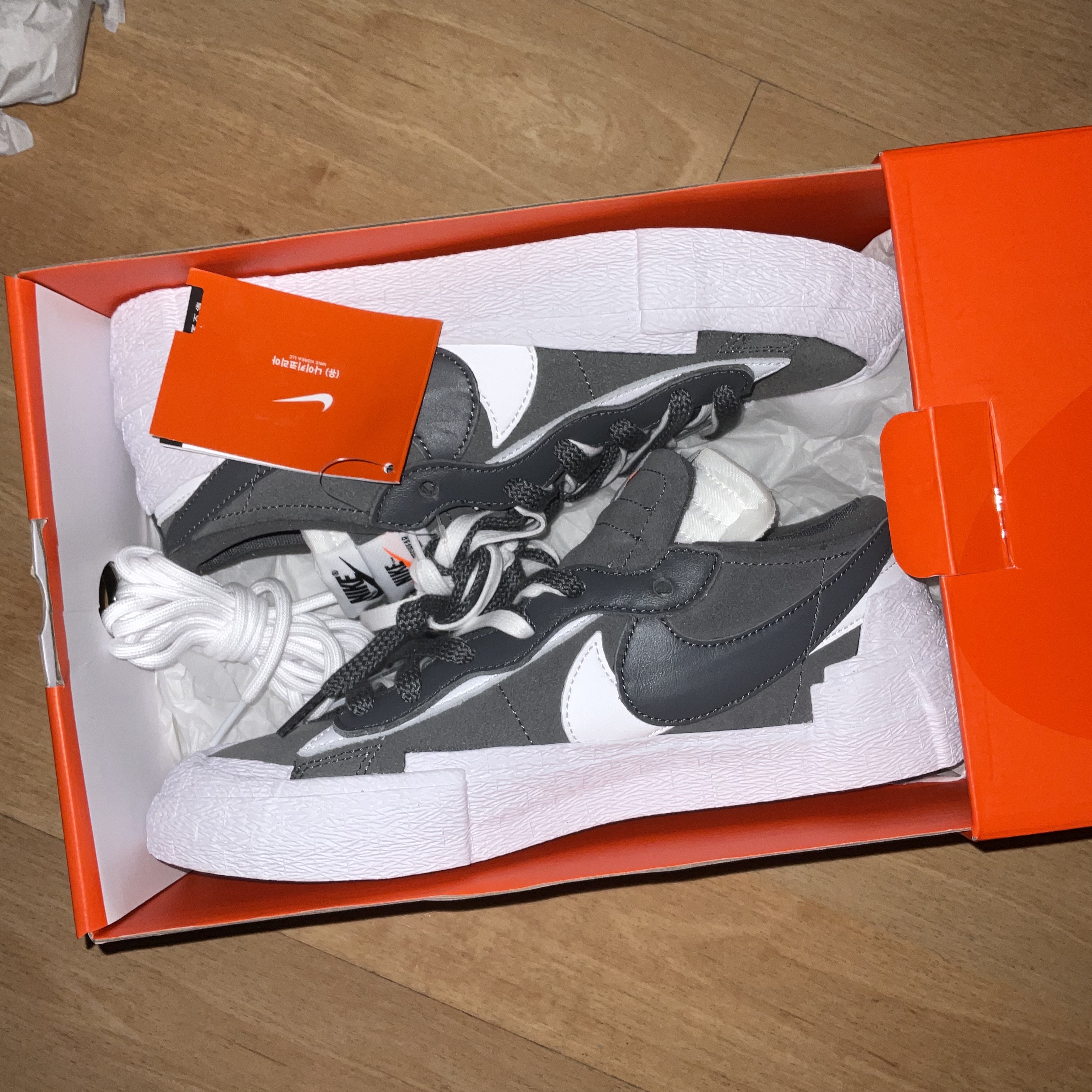 Nike x Sacai Blazer Low Iron Grey 착용 스타일 - 1