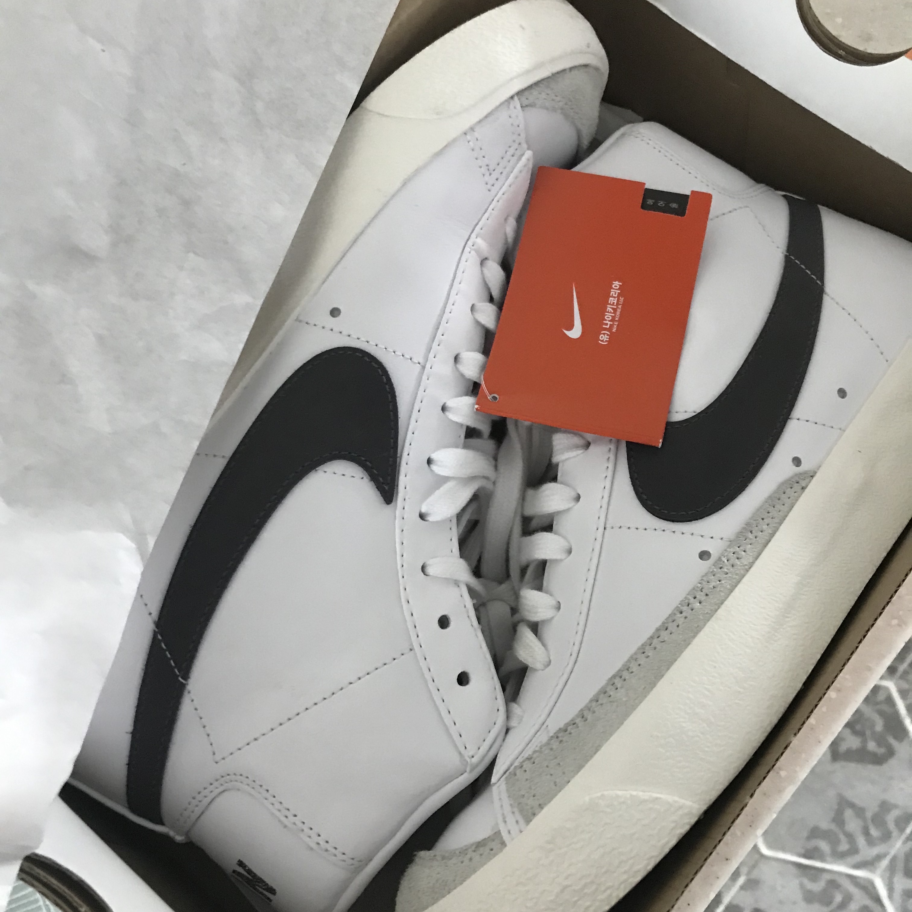 Nike Blazer Mid '77 Vintage White Black 착용 스타일