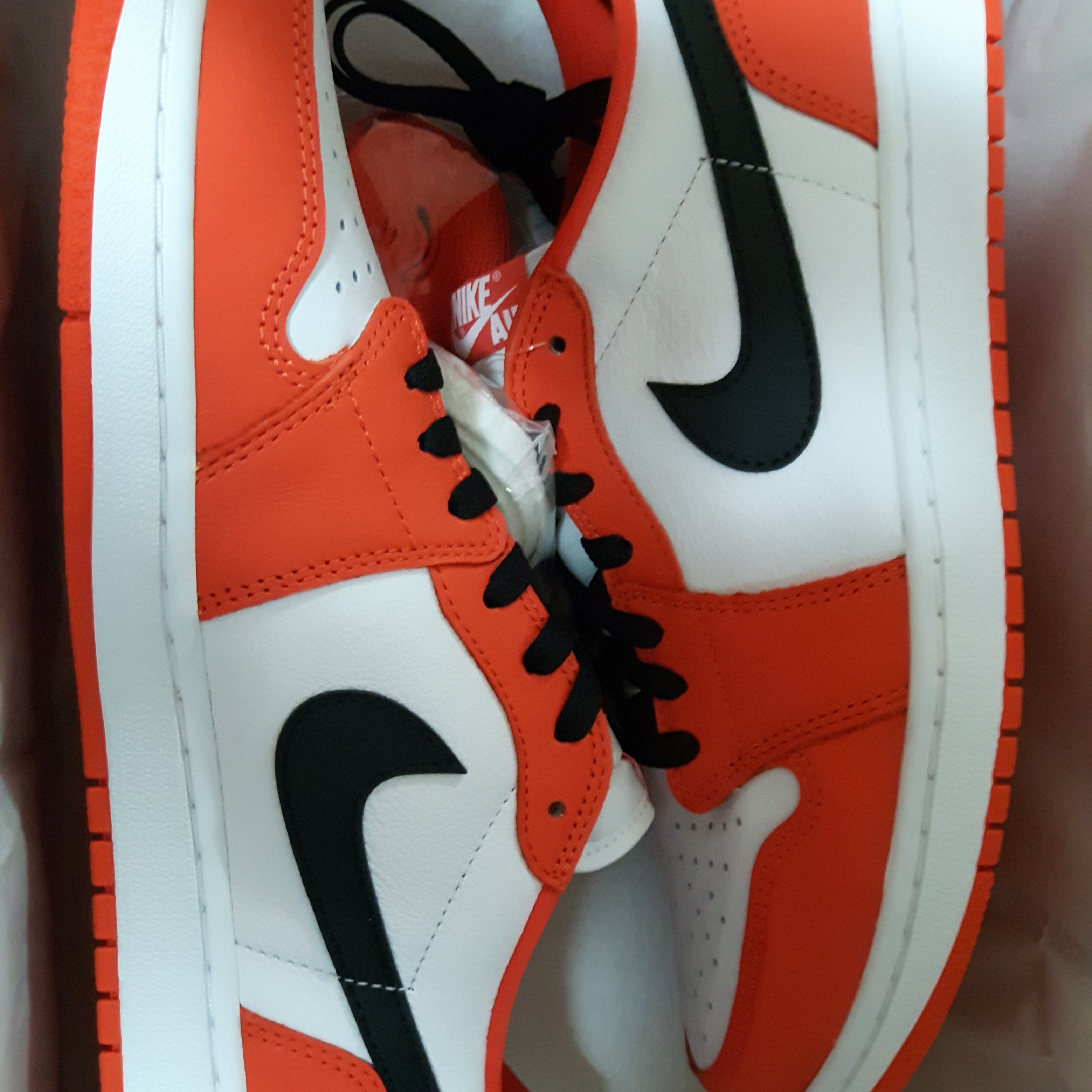 Jordan 1 Low OG Starfish 착용 스타일