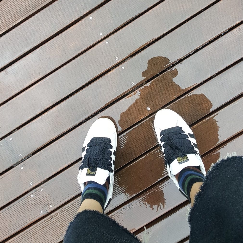 Adidas Superstar Laceless Cloud White, Adidas Superstar 80s Recon White Black 착용 스타일 - 2