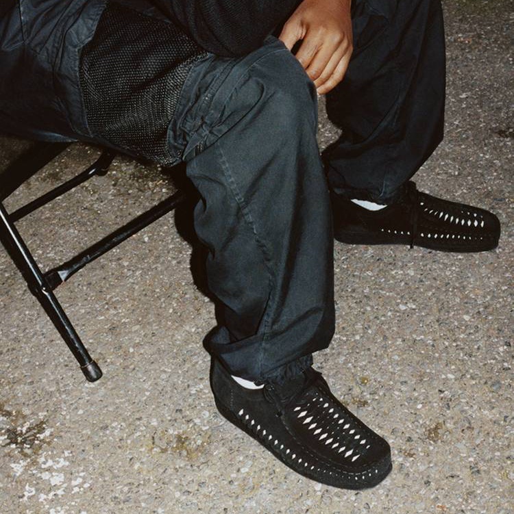 Clarks x Supreme Wallabee Bandana Black, Clarks x Supreme Wallabee Bandana Khaki 착용 스타일 - 3