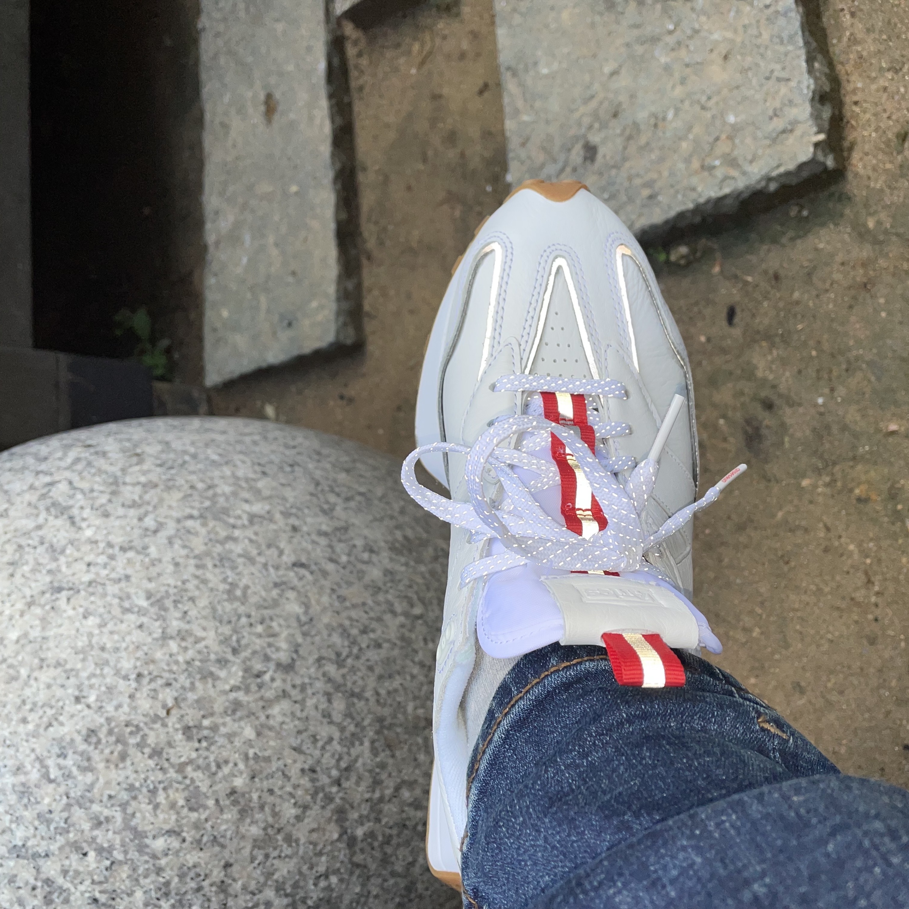 New Balance x Aries 327 White 착용 스타일 - 1