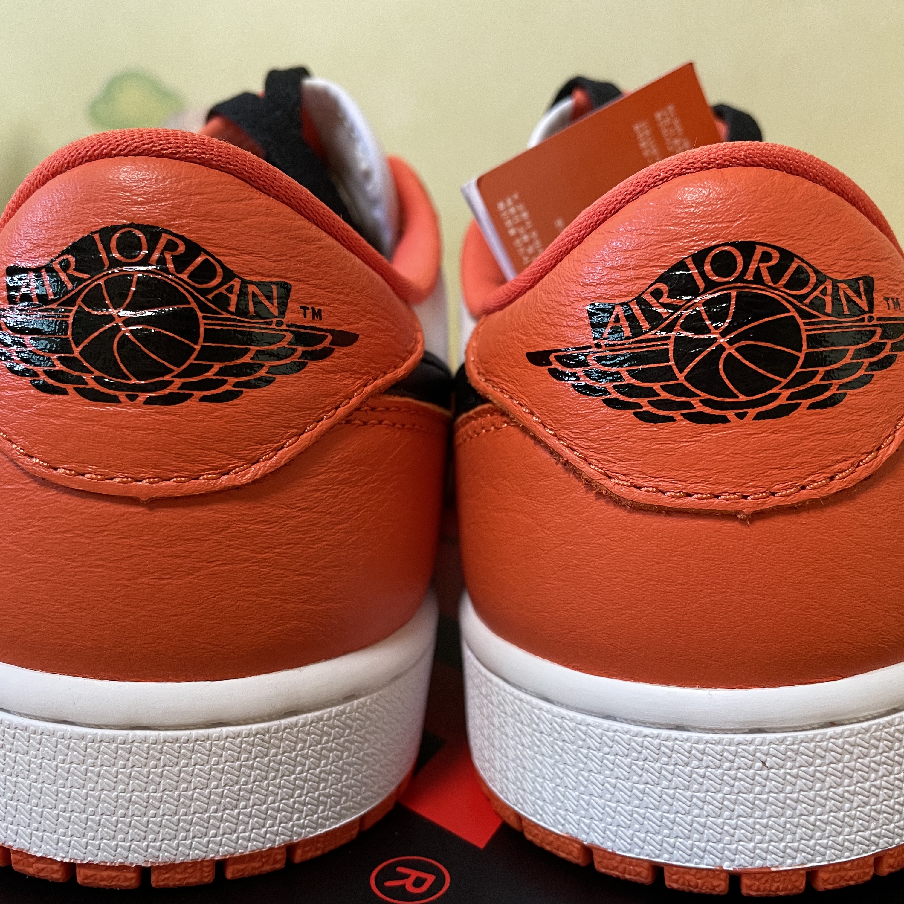 Jordan 1 Low OG Starfish 착용 스타일 - 4