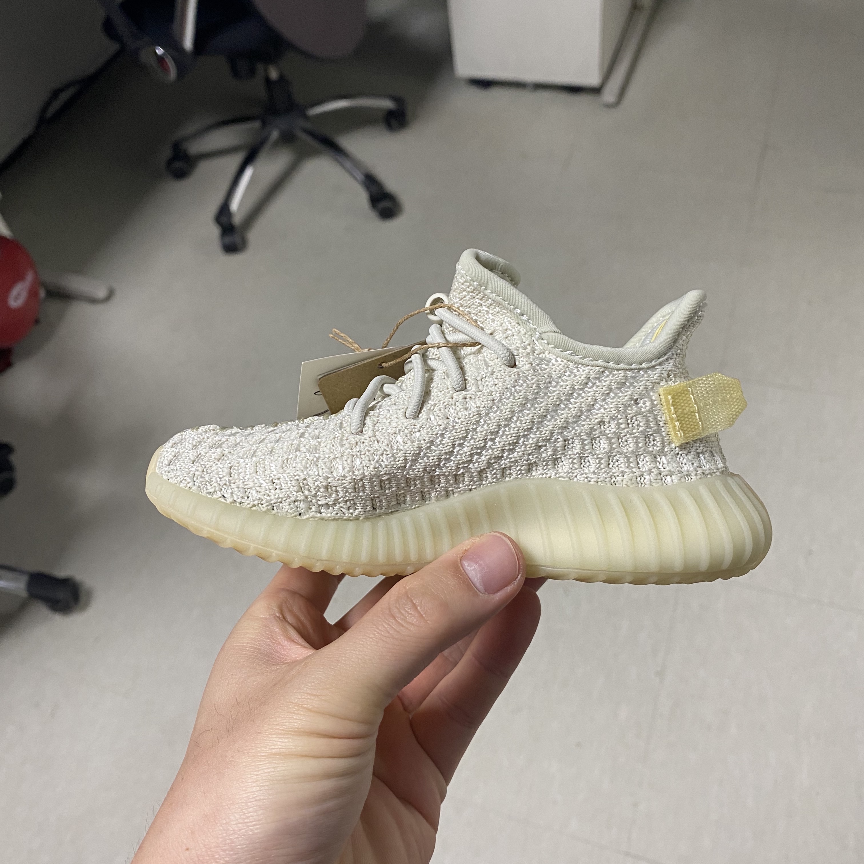 (Infant) Adidas Yeezy Boost 350 V2 Light 착용 스타일 - 3