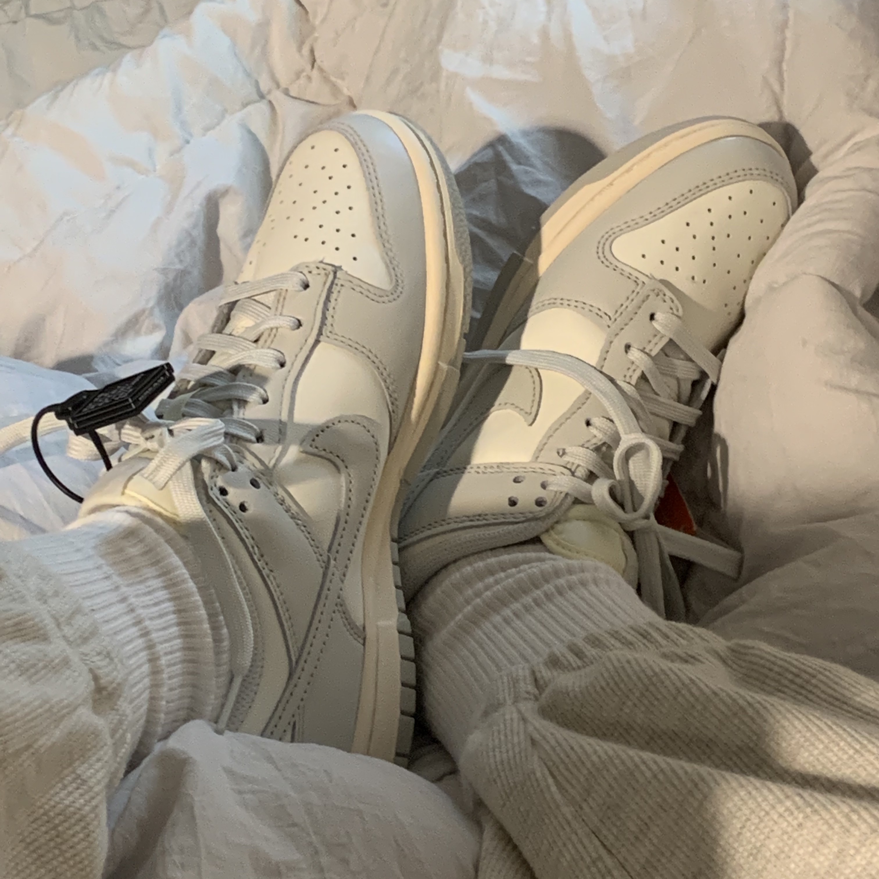 (W) Nike Dunk Low Light Bone 착용 스타일 - 1