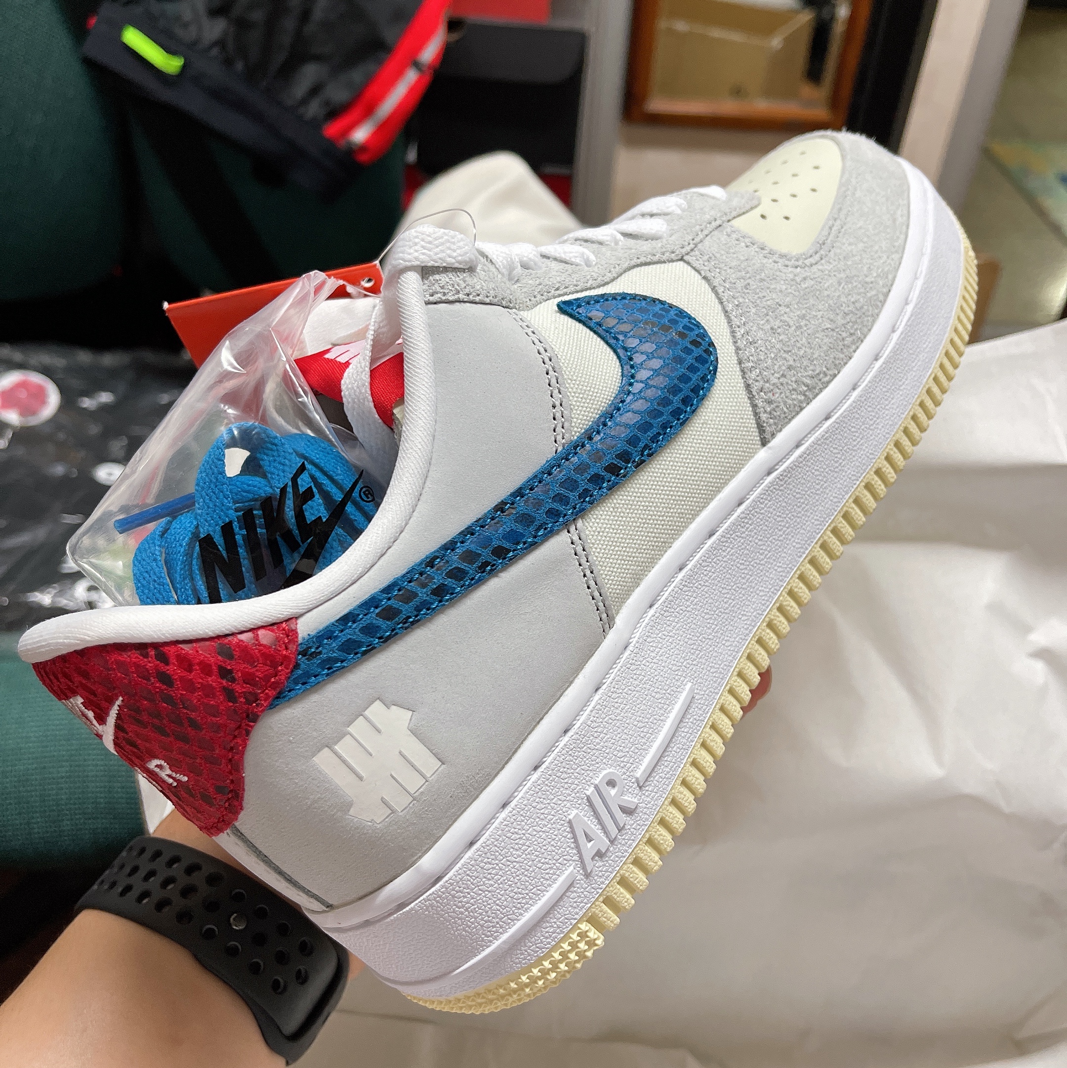 Nike x Undefeated Air Force 1 Low SP 5 On It 착용 스타일