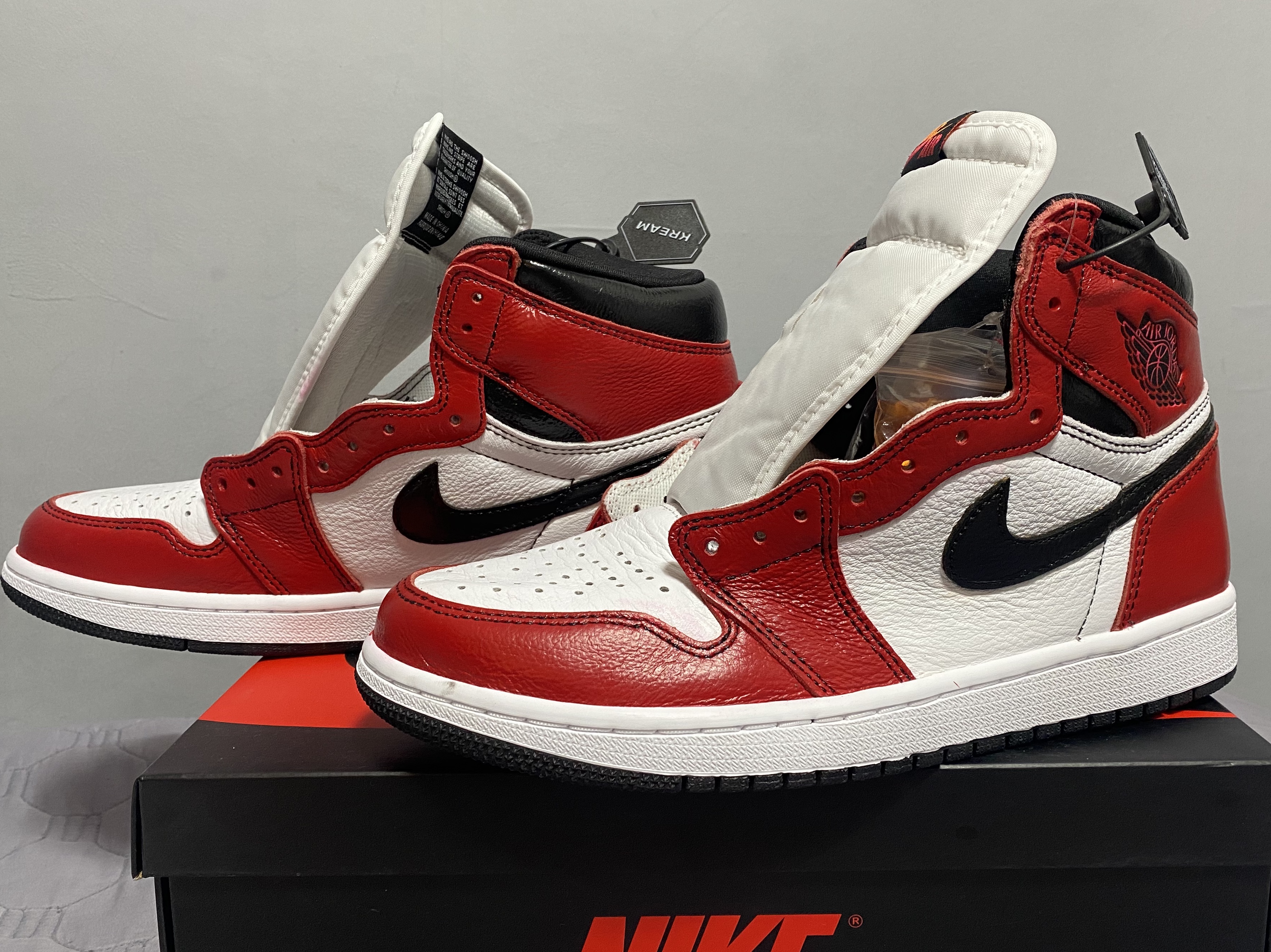 Jordan 1 Retro High OG Light Fusion Red 착용 스타일 - 5