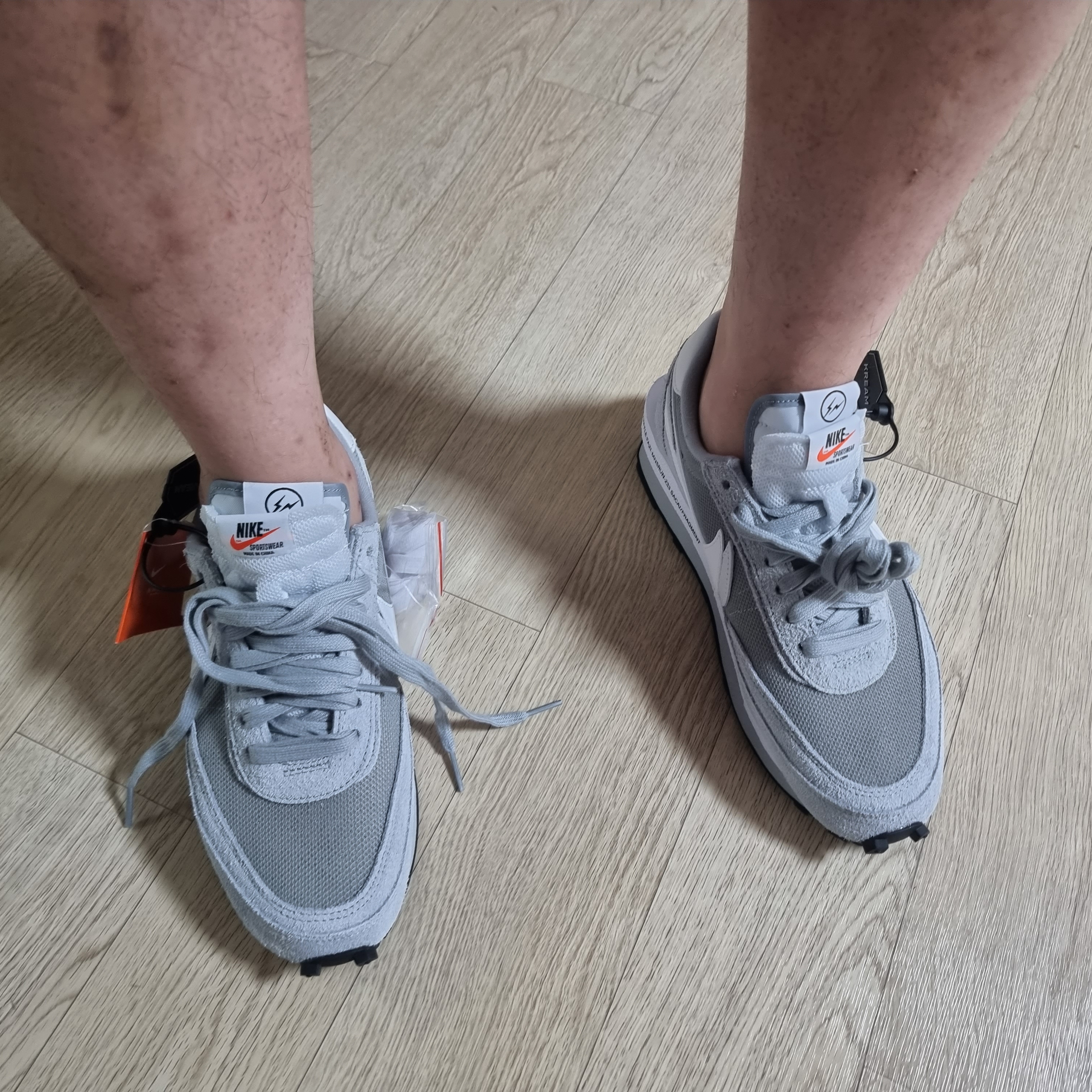 Nike x Sacai x Fragment LDWaffle Light Smoke Grey 착용 스타일 - 1