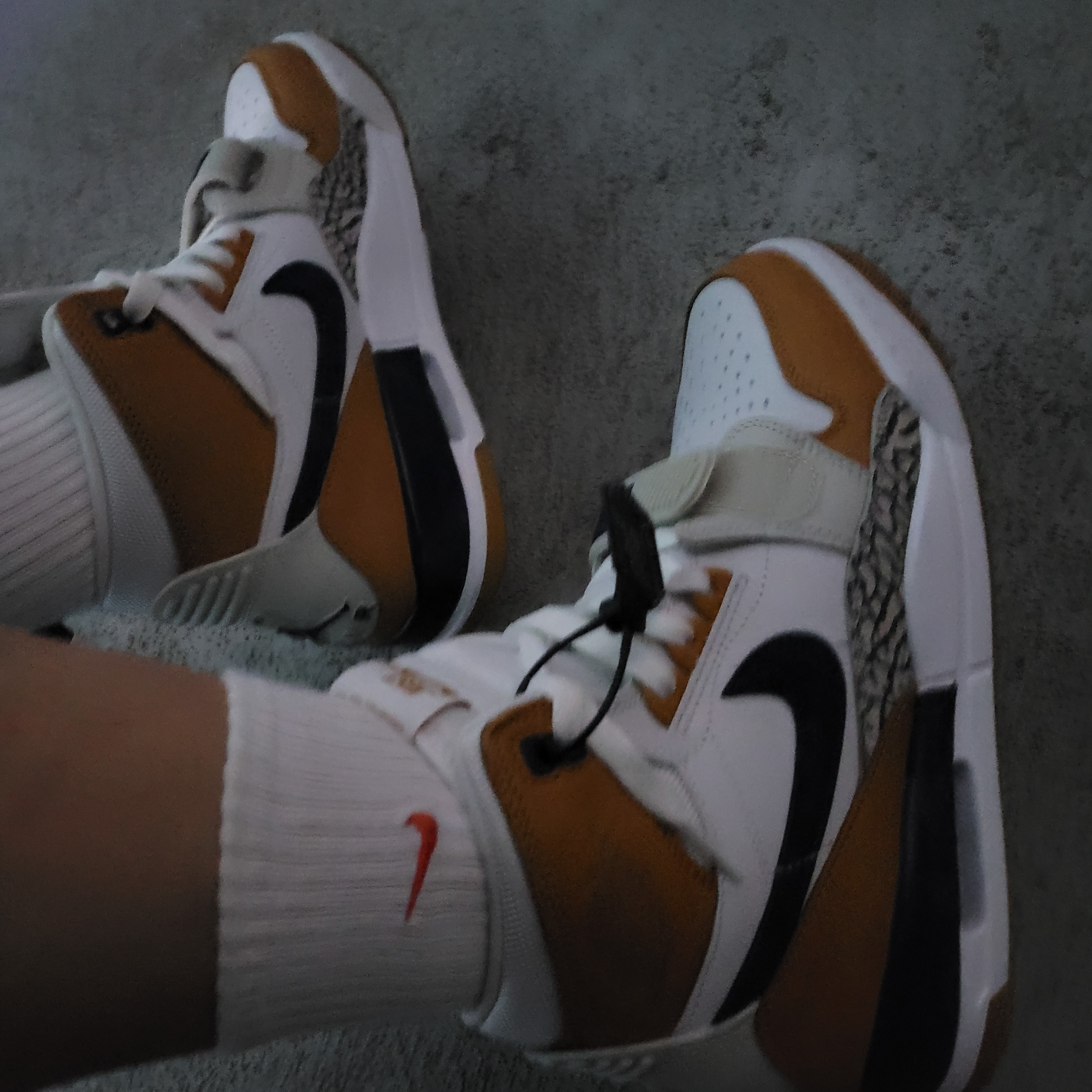 Jordan Legacy 312 Trainer 3 Medicine Ball 착용 스타일