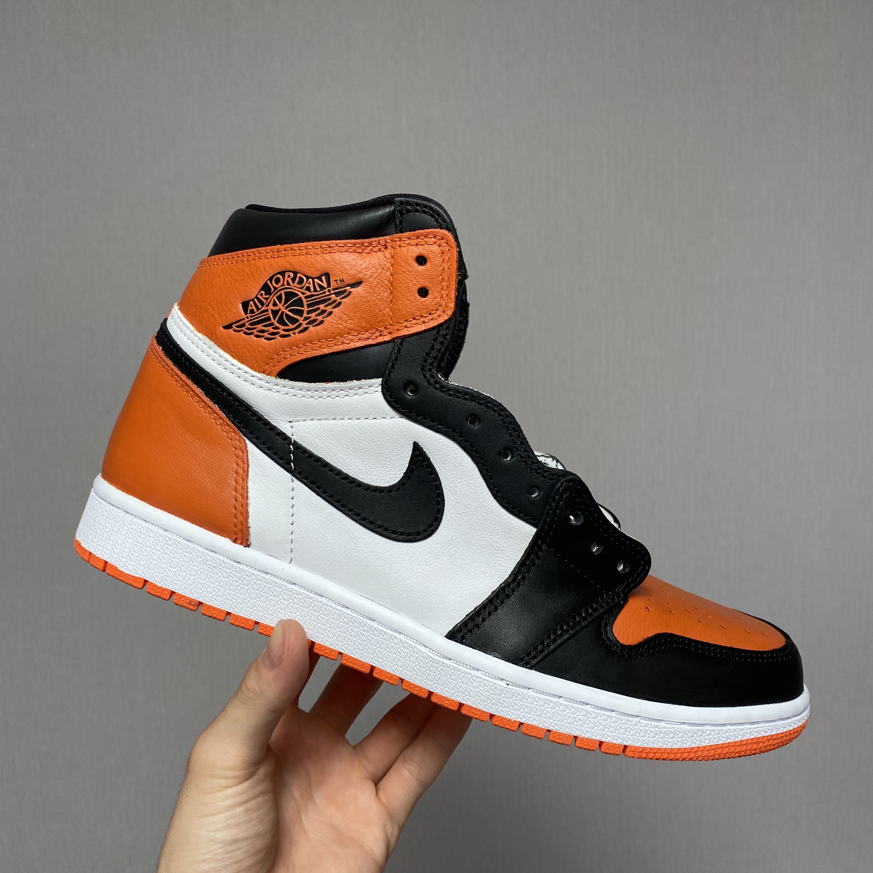 Jordan 1 Retro High OG Electro Orange, (GS) Jordan 1 Retro High OG Electro Orange 착용 스타일