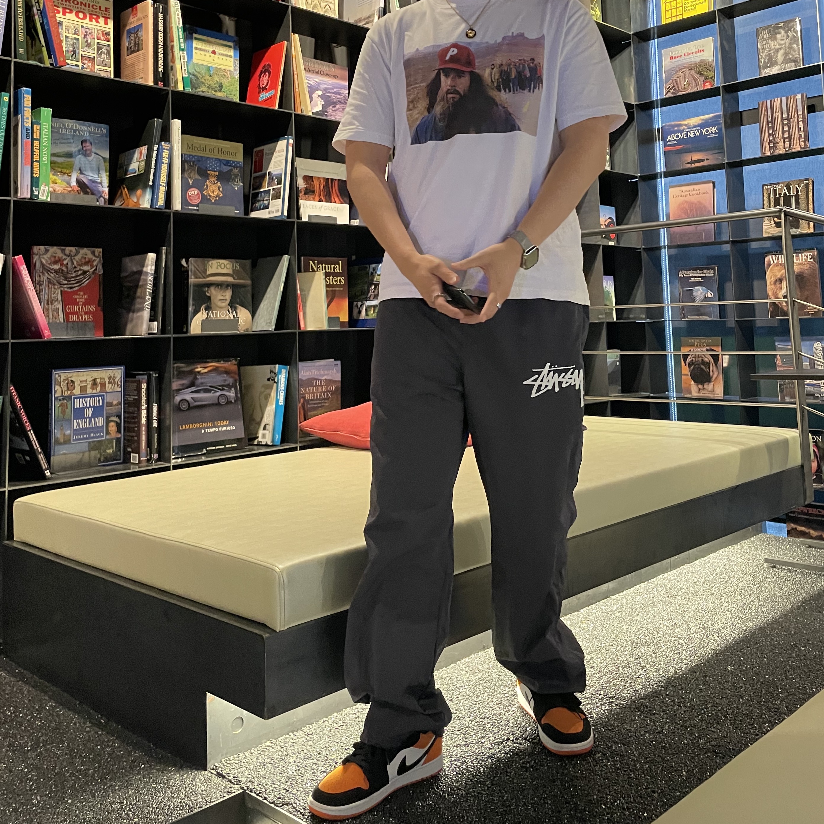 Nike x Stussy Beach Pants Off Noir, Jordan 1 Low Shattered Backboard 착용 스타일 - 2