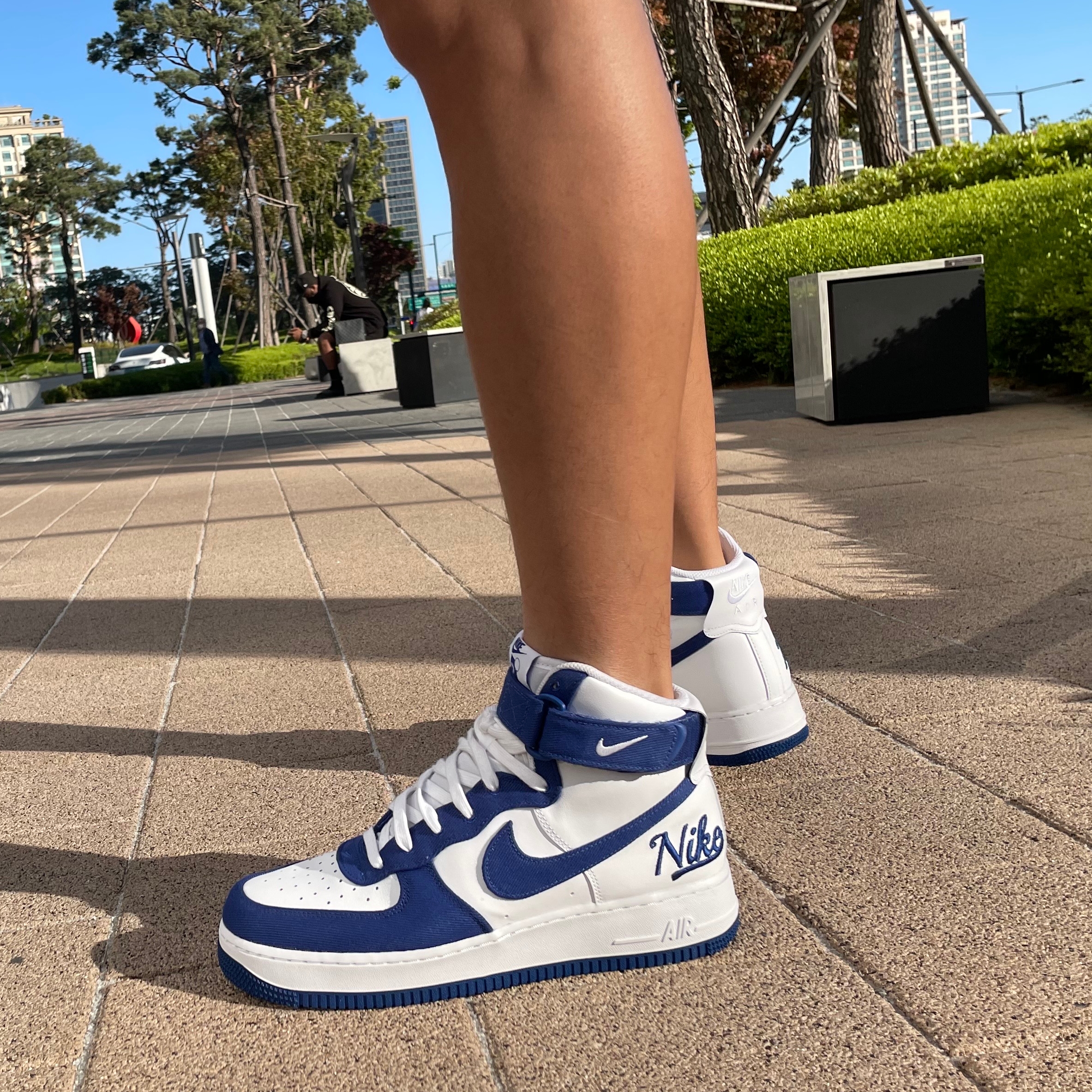 Nike Air Force 1 High '07 LV8 EMB Dodgers 착용 스타일