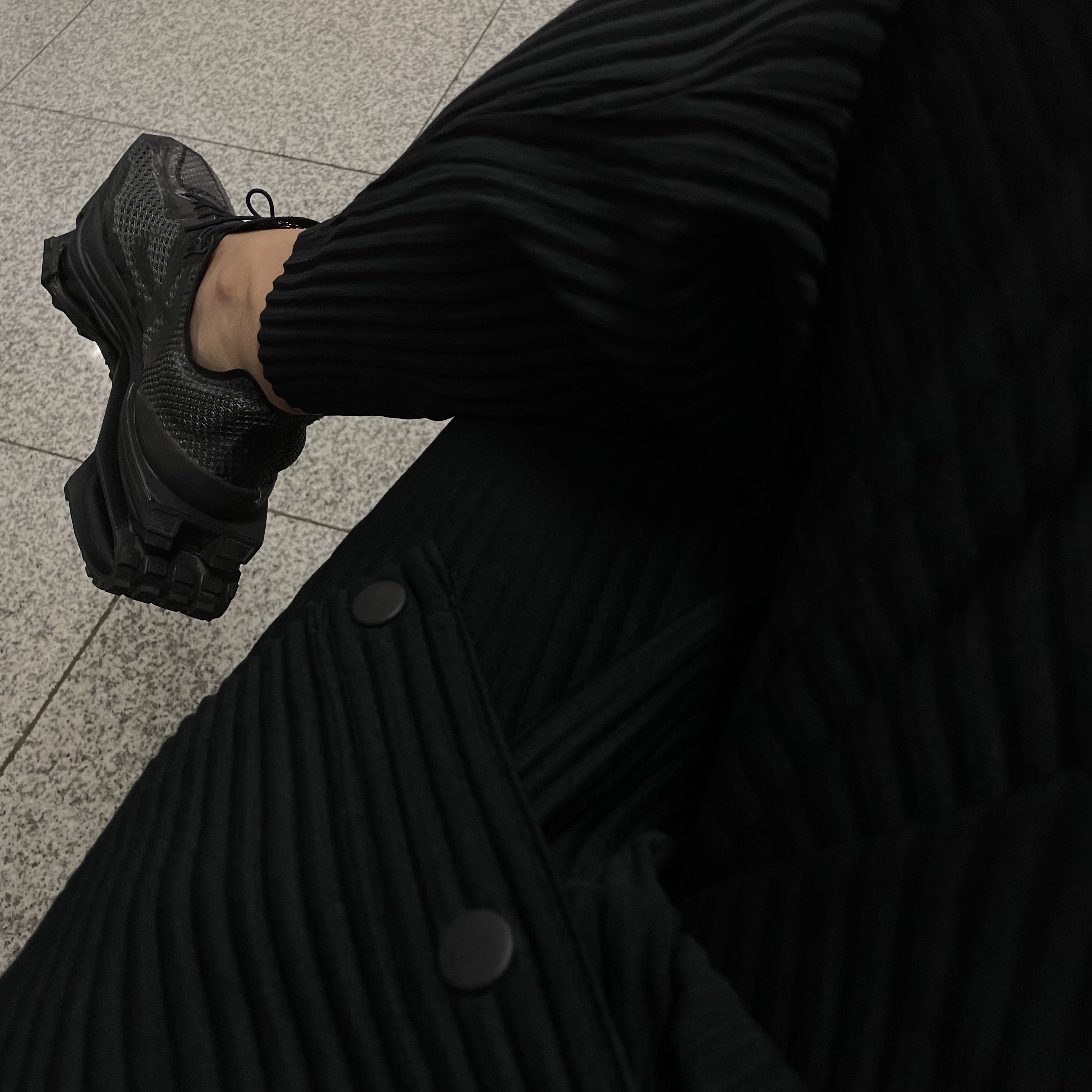 Nike x Matthew M Williams Zoom 004 Triple Black 착용 스타일