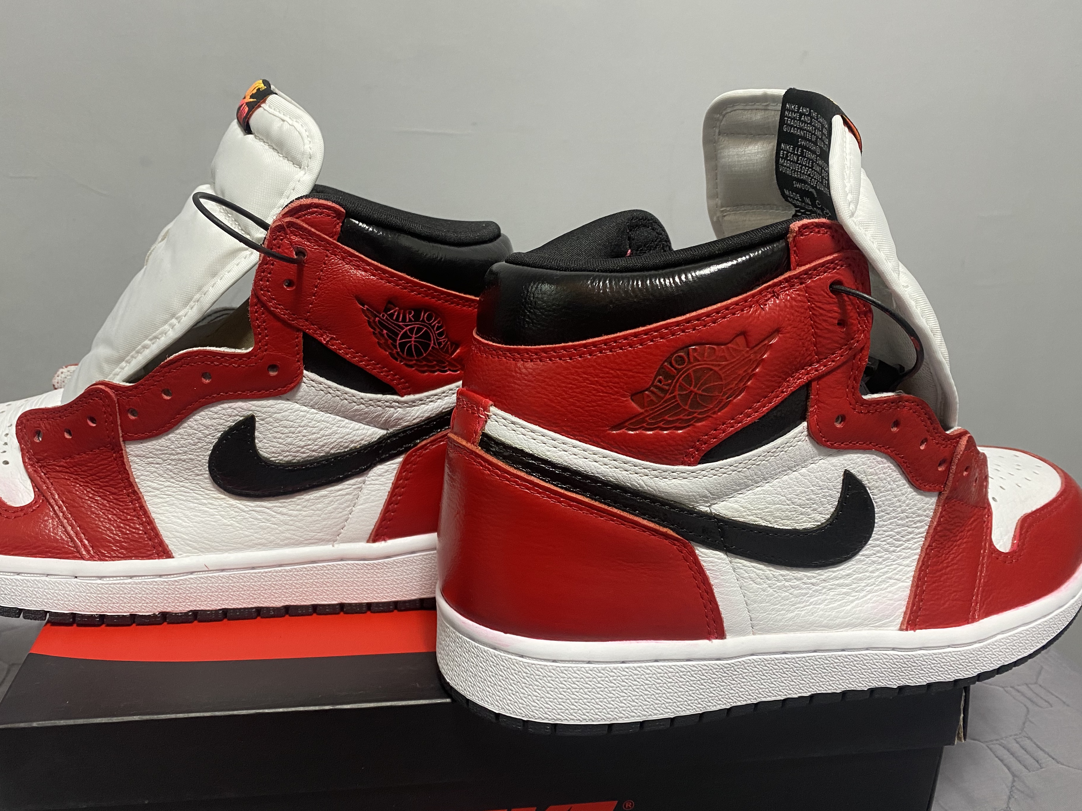 Jordan 1 Retro High OG Light Fusion Red 착용 스타일 - 4