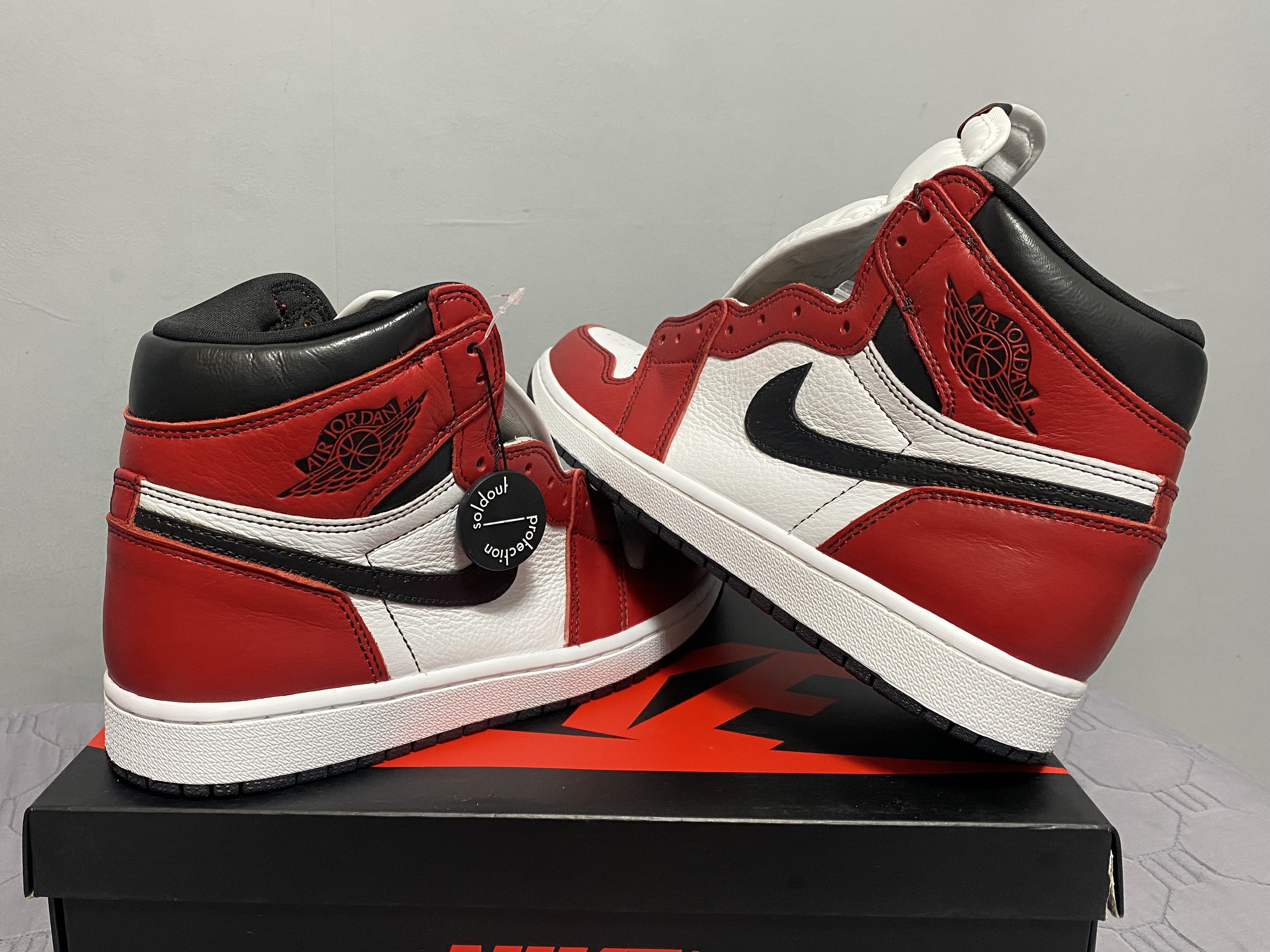 Jordan 1 Retro High OG Light Fusion Red 착용 스타일 - 1