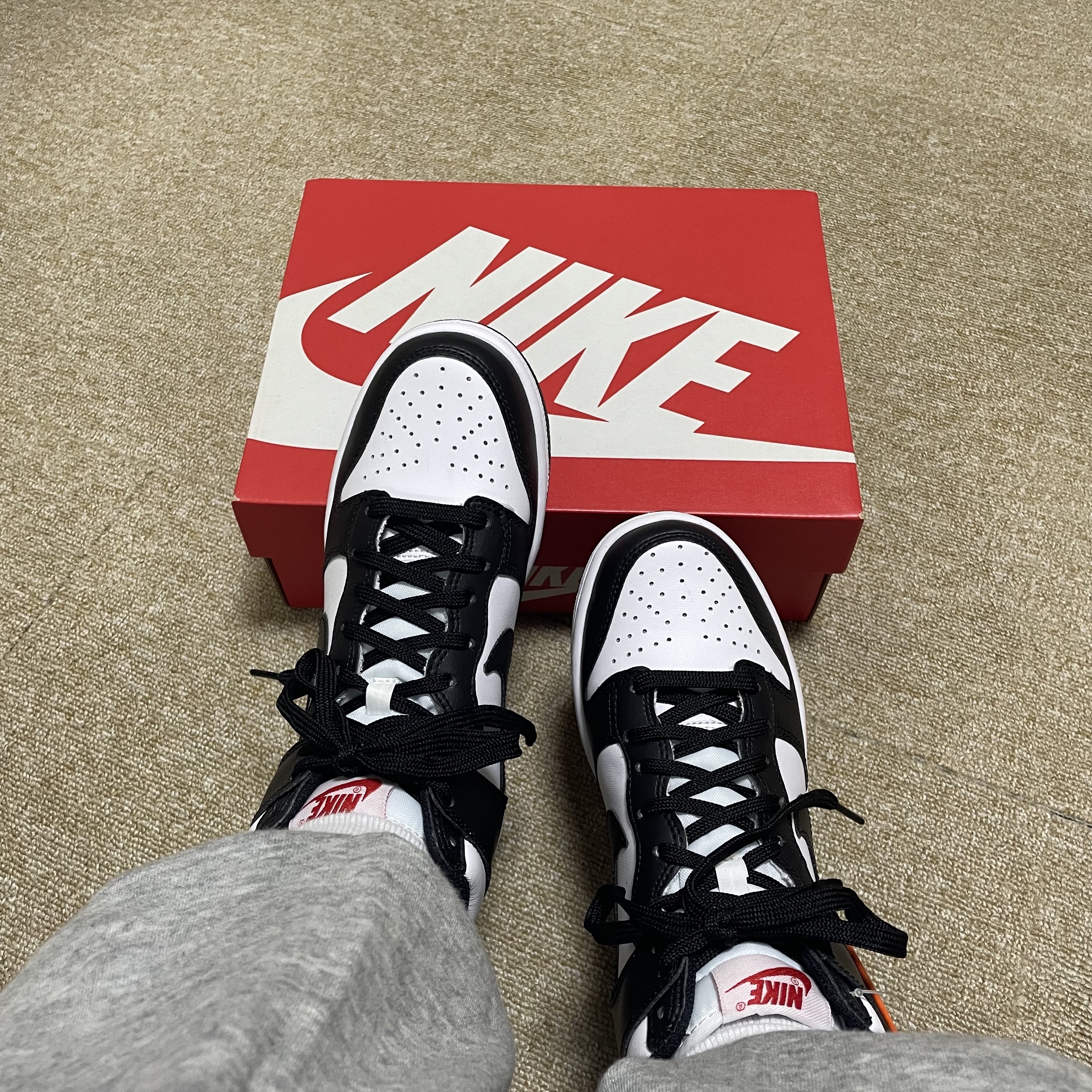 Jordan 1 Retro High OG Hyper Royal, (GS) Jordan 1 Retro High OG Hyper Royal 착용 스타일 - 3
