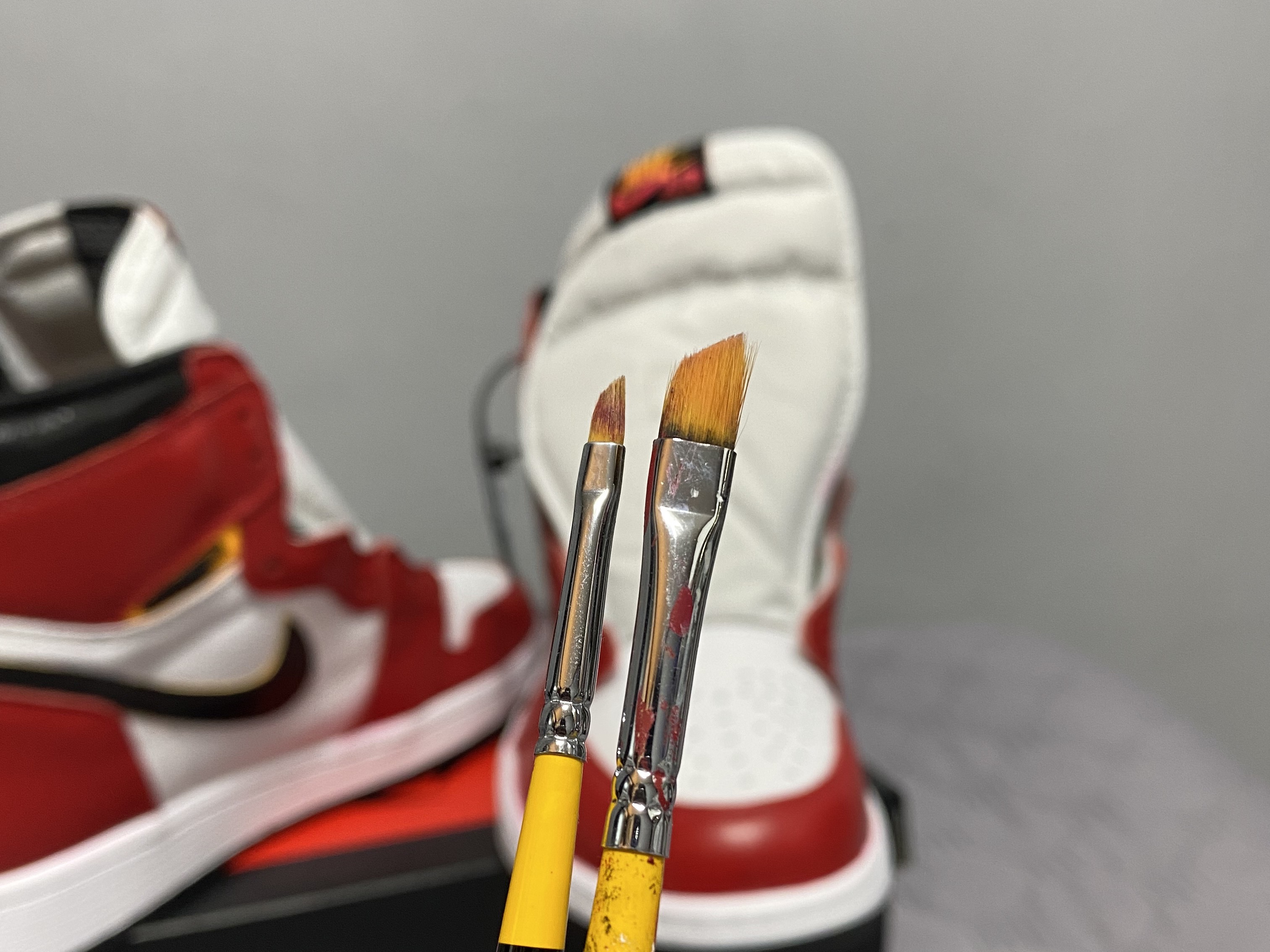 Jordan 1 Retro High OG Light Fusion Red 착용 스타일 - 3