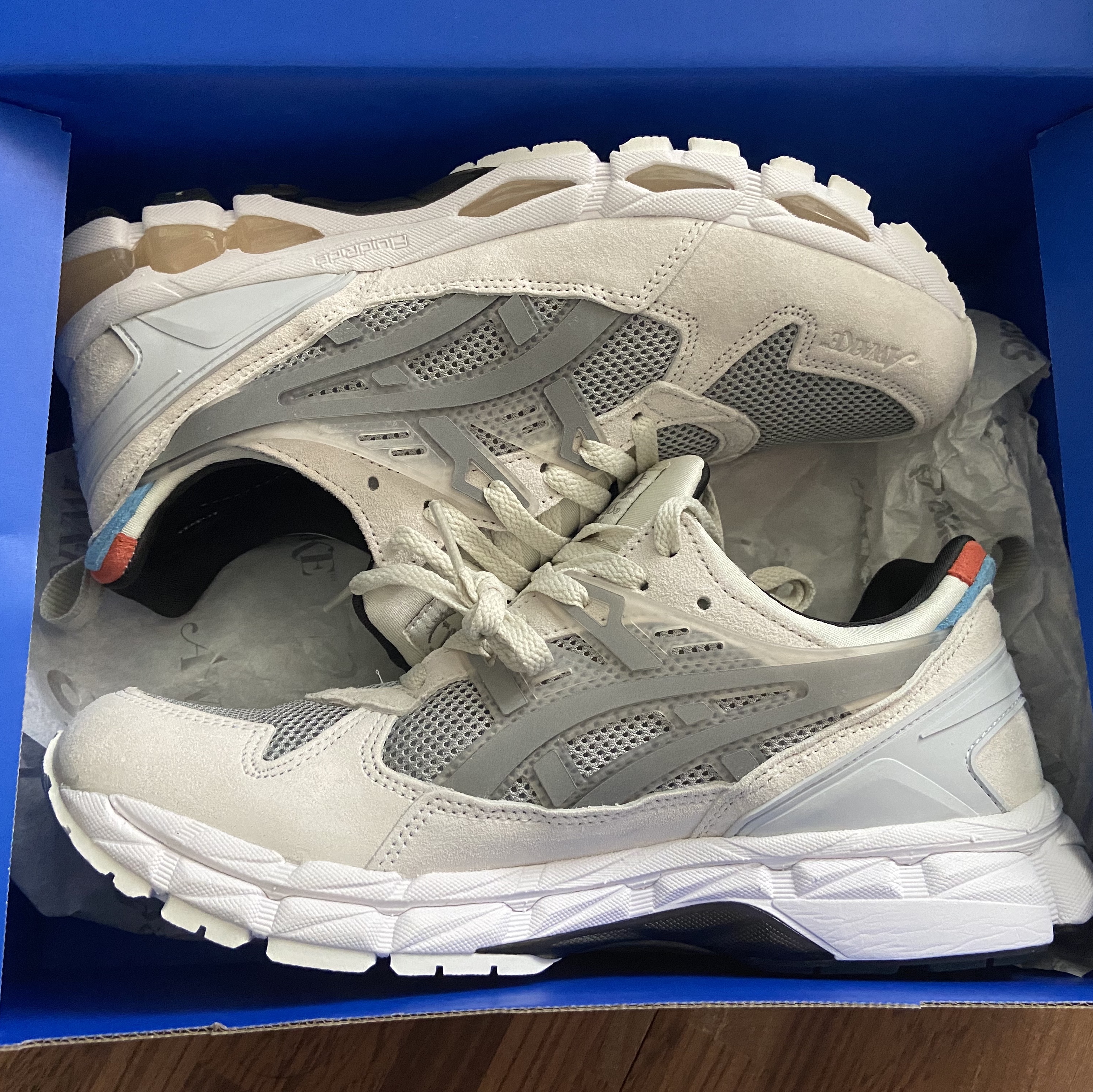 Asics x Awake NY Gel-Kayano Trainer 21 Cool Grey Pure Silver 착용 스타일