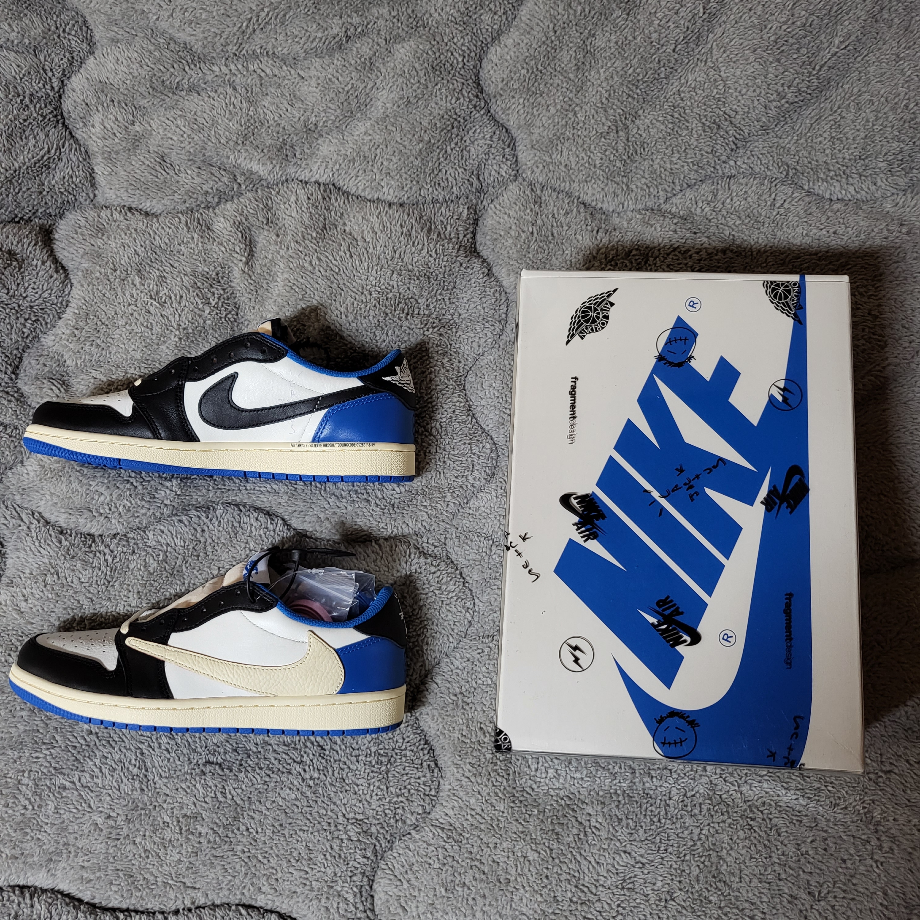 Jordan 1 x Travis Scott x Fragment Retro Low OG SP Military Blue 착용 스타일