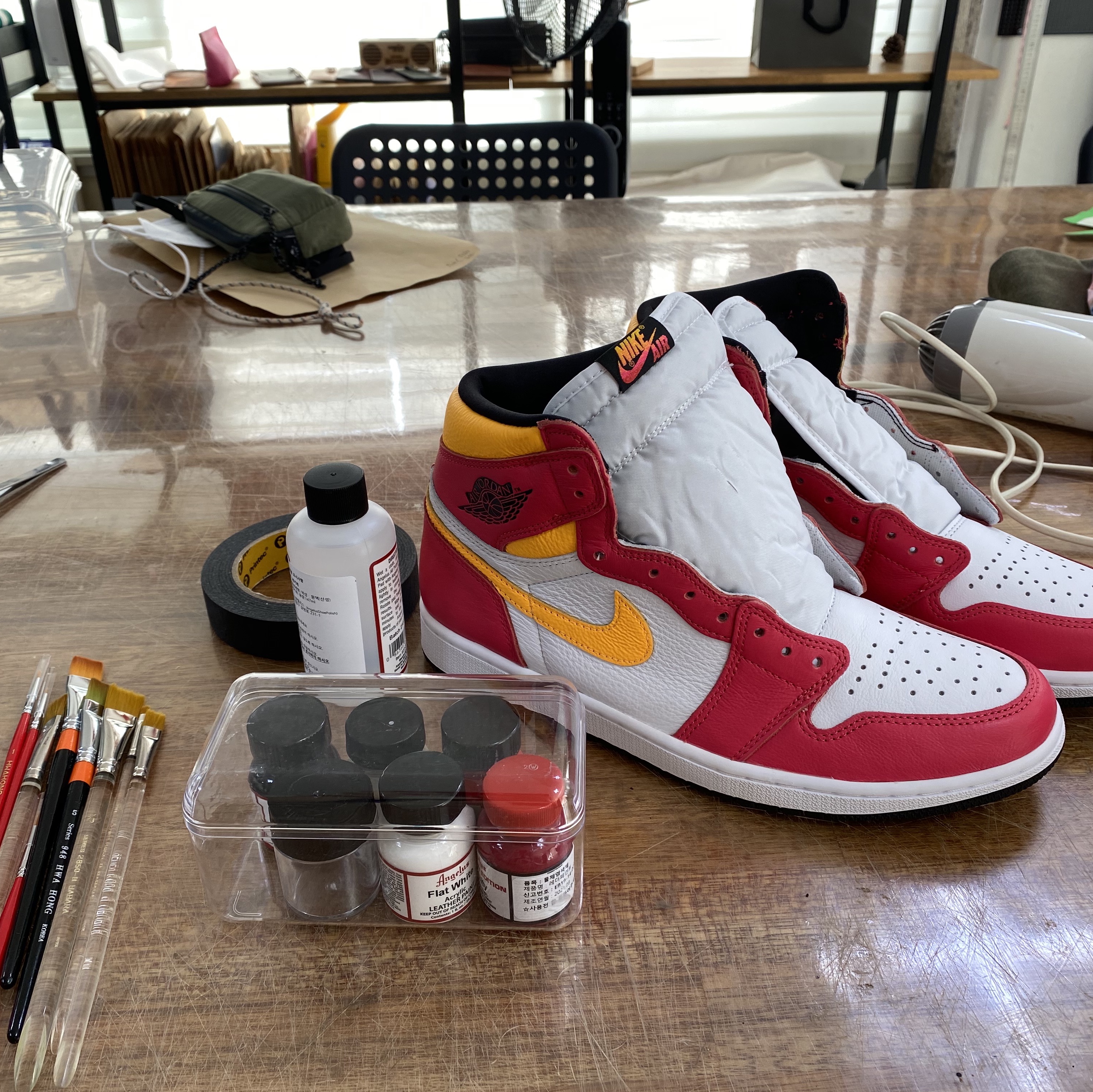 Jordan 1 Retro High OG Light Fusion Red 착용 스타일 - 1