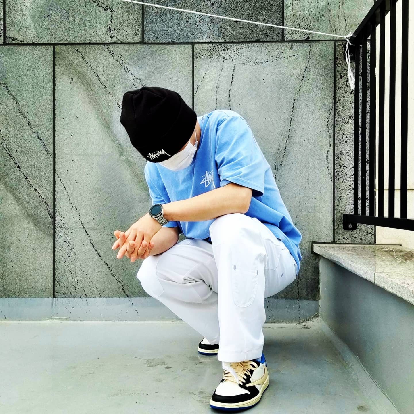 Nike x Off-White NRG Pants White, Jordan 1 x Travis Scott x Fragment Retro Low OG SP Military Blue 착용 스타일 - 3