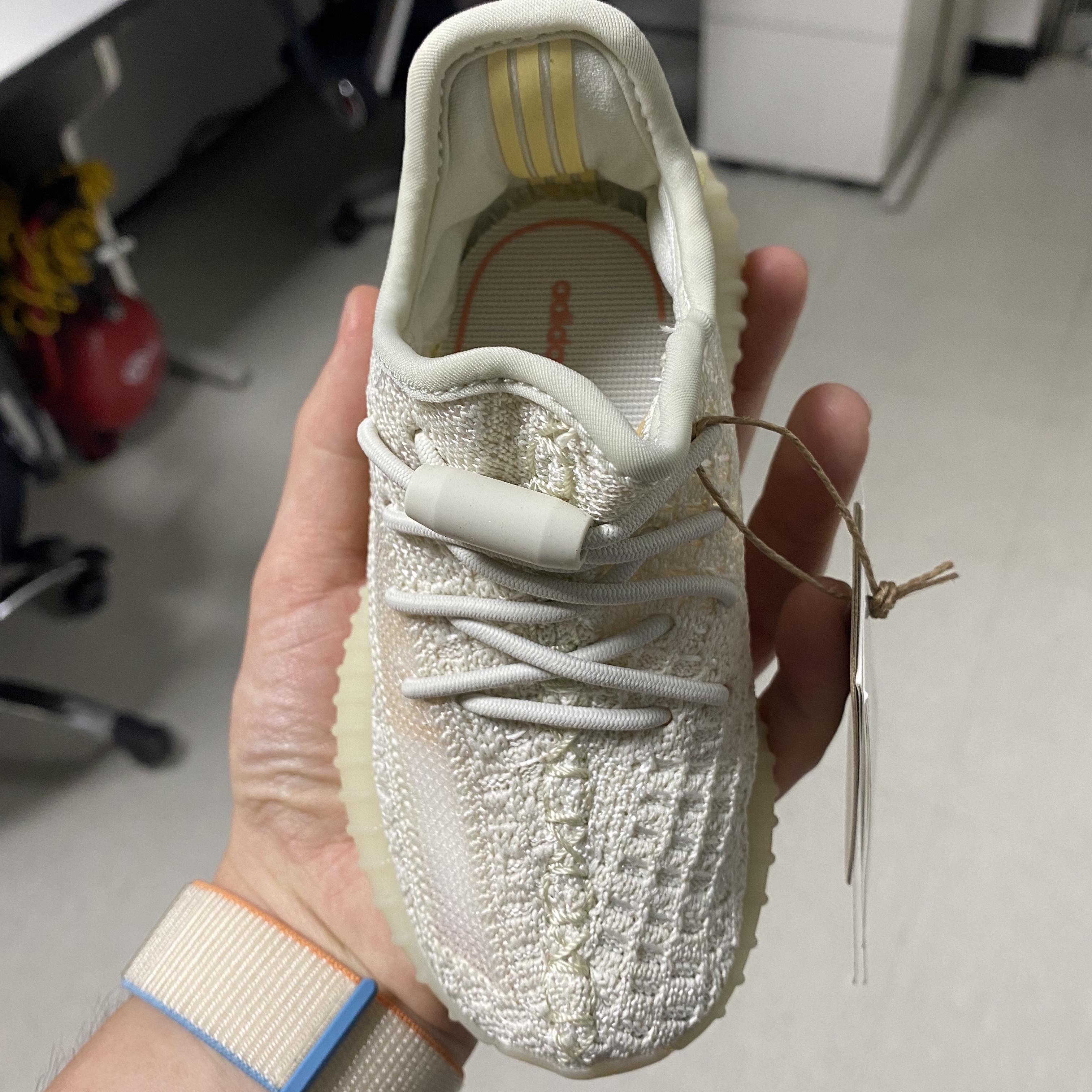 (Infant) Adidas Yeezy Boost 350 V2 Light 착용 스타일 - 2