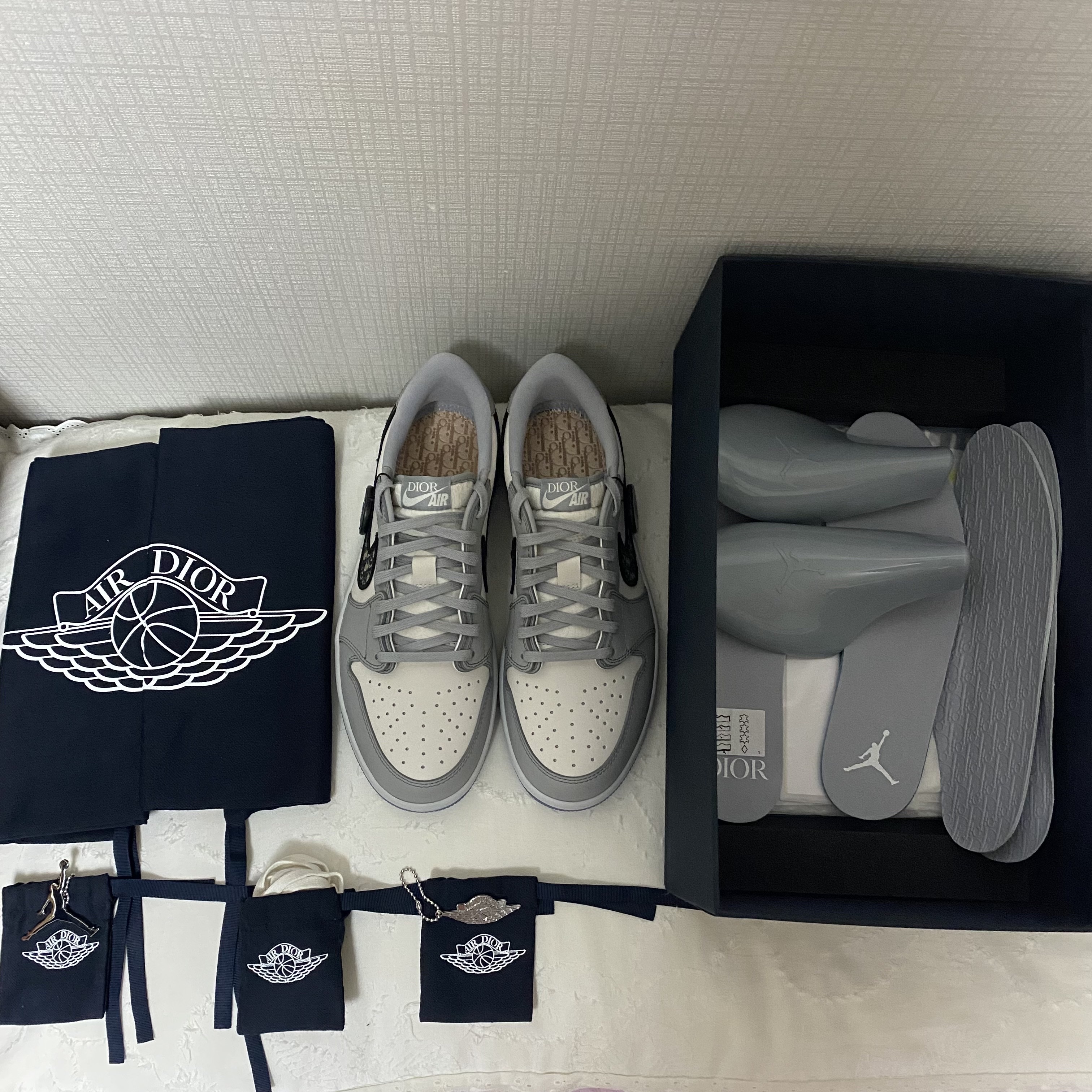 Jordan 1 x Dior Low OG 착용 스타일 - 1