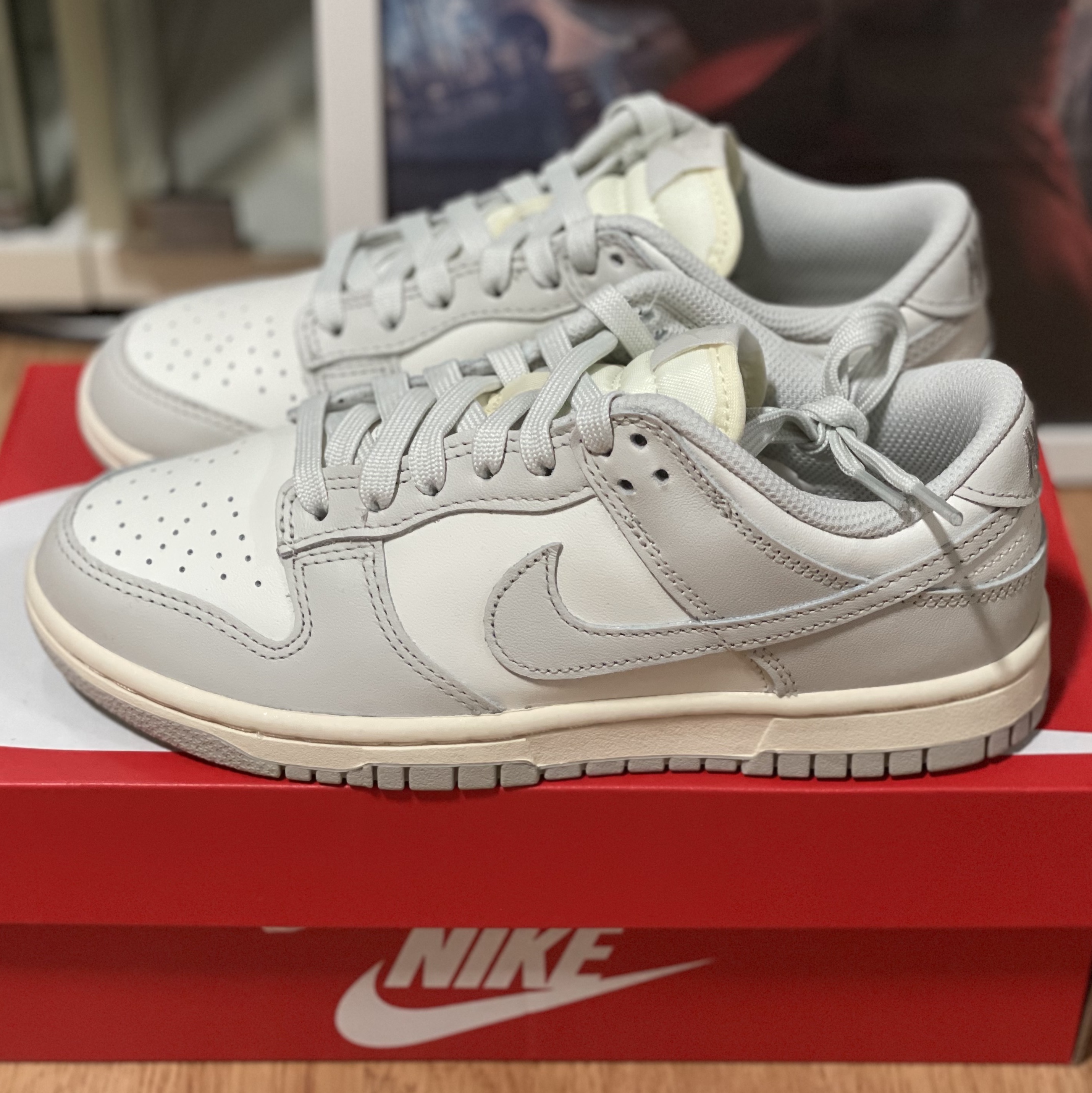 (W) Nike Dunk Low Light Bone 착용 스타일 - 1