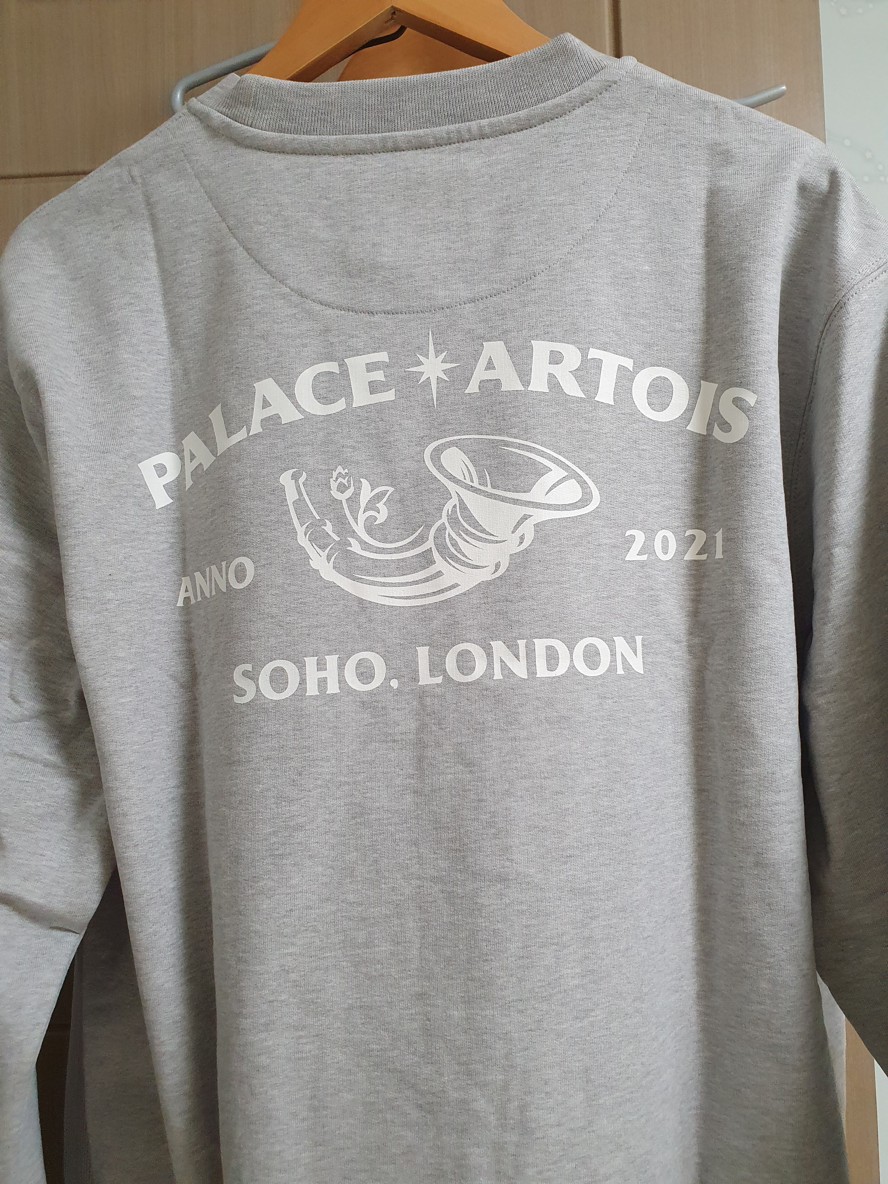 Palace x Stella Artois Cartouche Crew Grey Marl - 21FW 착용 스타일 - 2
