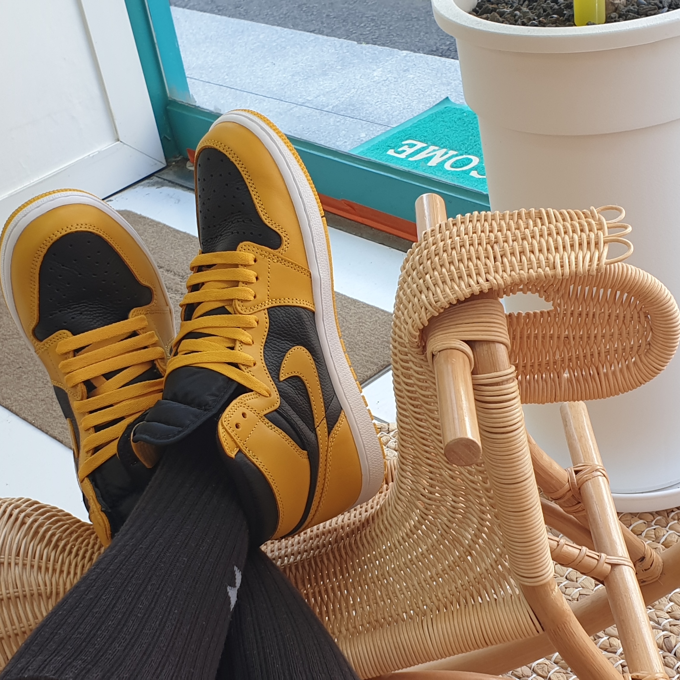 Jordan 1 Retro High OG Pollen 착용 스타일 - 3