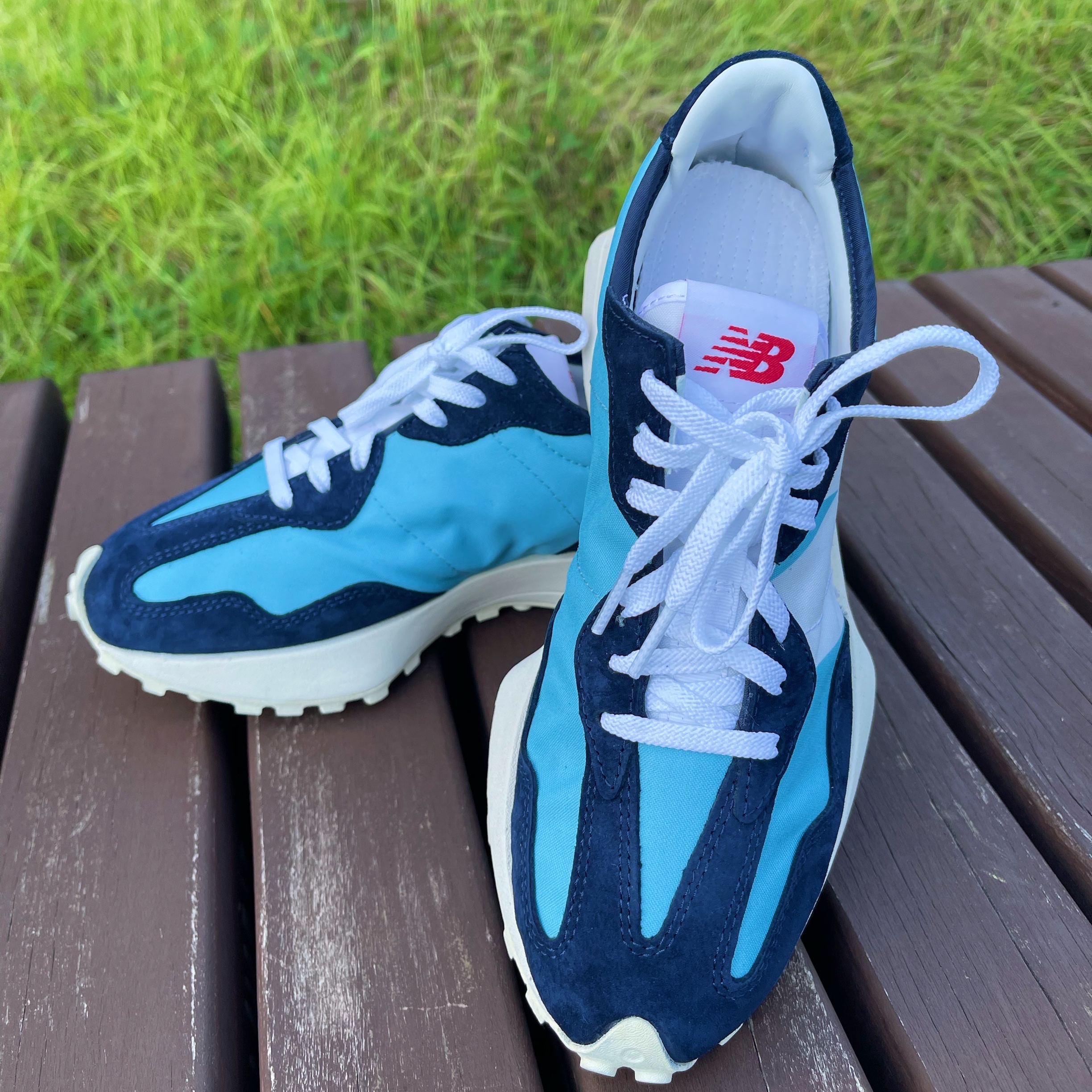 (W) New Balance 327 Wax Blue 착용 스타일 - 5