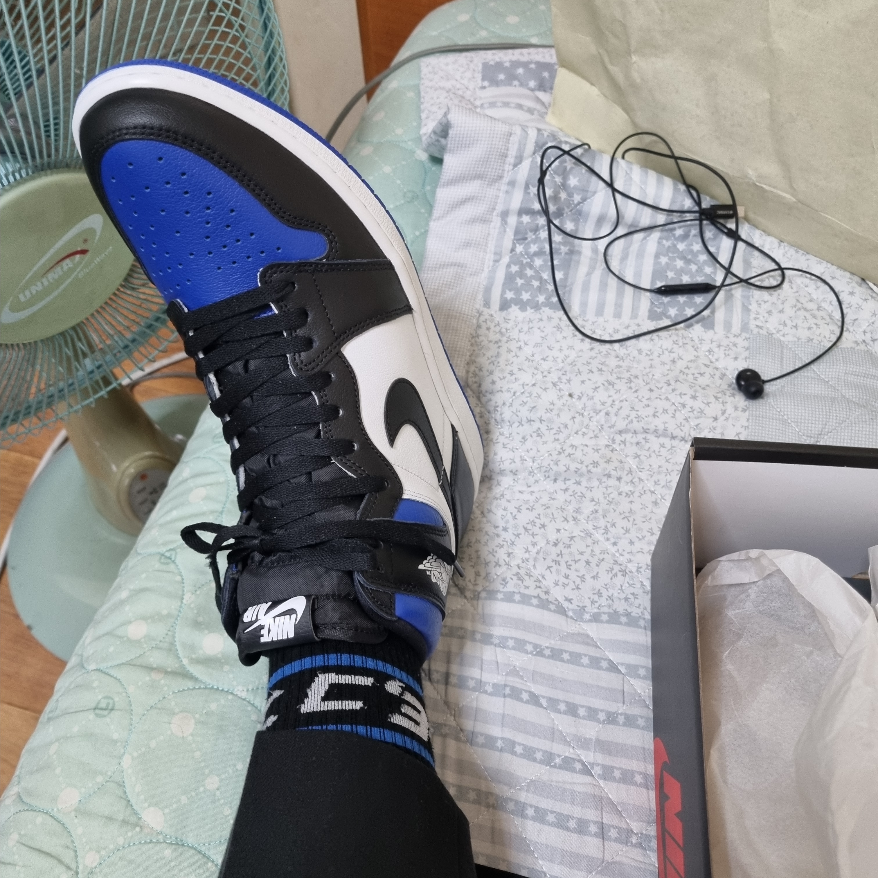 Jordan 1 Retro High OG Royal Toe 착용 스타일 - 1